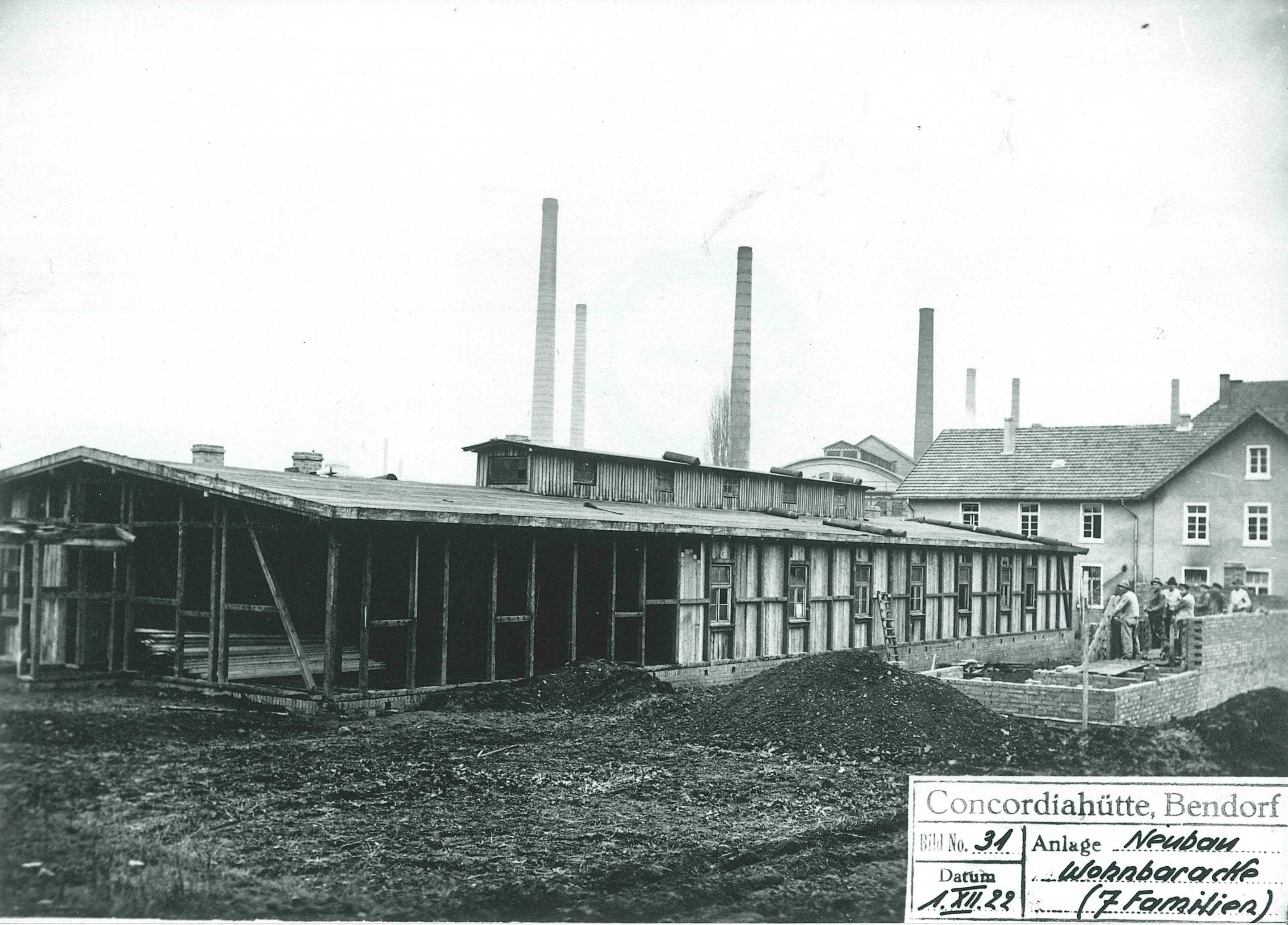Neubau einer Wohnbaracke, Concordia-Hütte in Mülhofen, 1922 (Thyssen Konzernarchiv Duisburg CC BY-NC-SA)