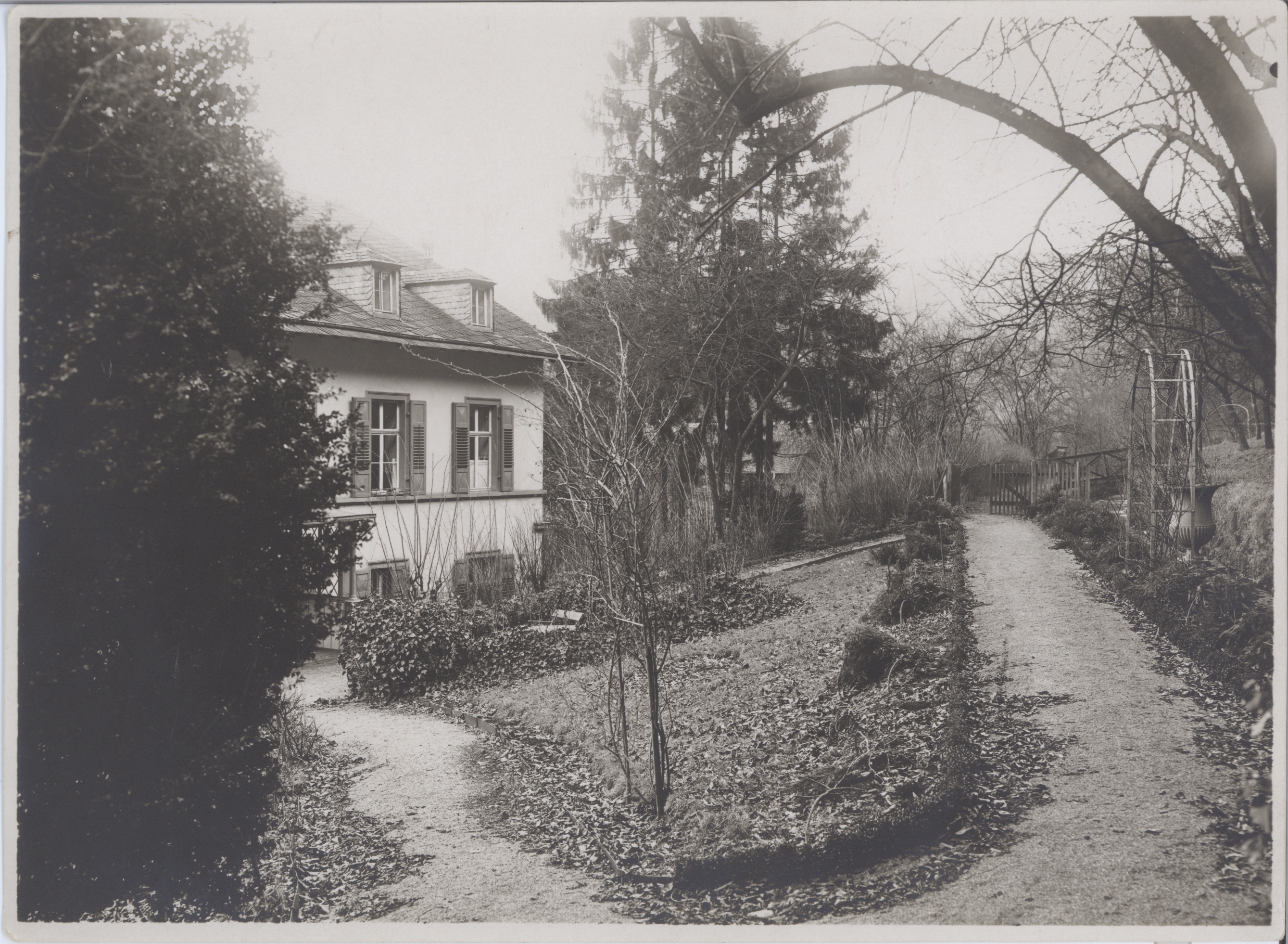 Ehemaliges Direktorenhaus der Sayner Hütte, Rückansicht, 1938 (REM CC BY-NC-SA)