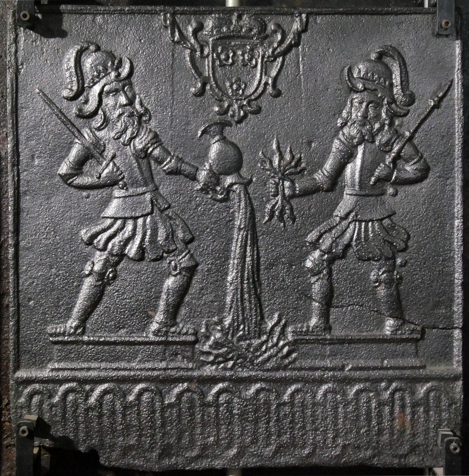 Takenplatte, Wappen Arensberg (Volkskunde- und Freilichtmuseum Roscheider Hof CC0)