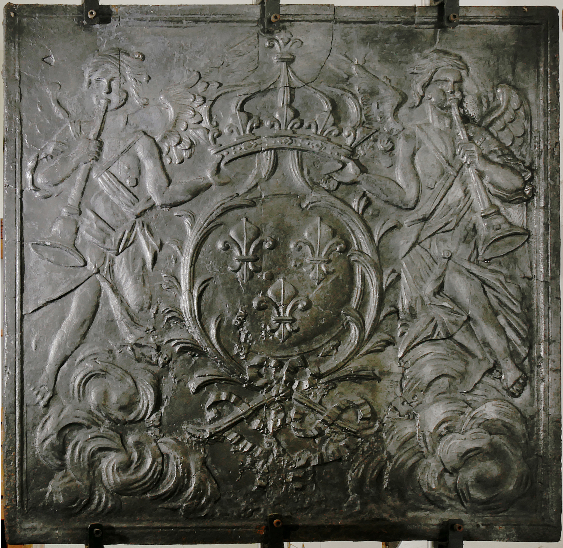 Kaminplatte, Wappen Frankreichs (Volkskunde- und Freilichtmuseum Roscheider Hof CC0)