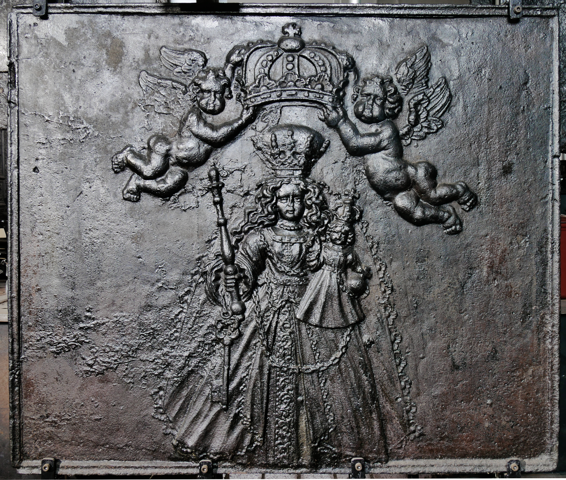 Takenplatte, Luxemburger Madonna (Volkskunde- und Freilichtmuseum Roscheider Hof CC0)