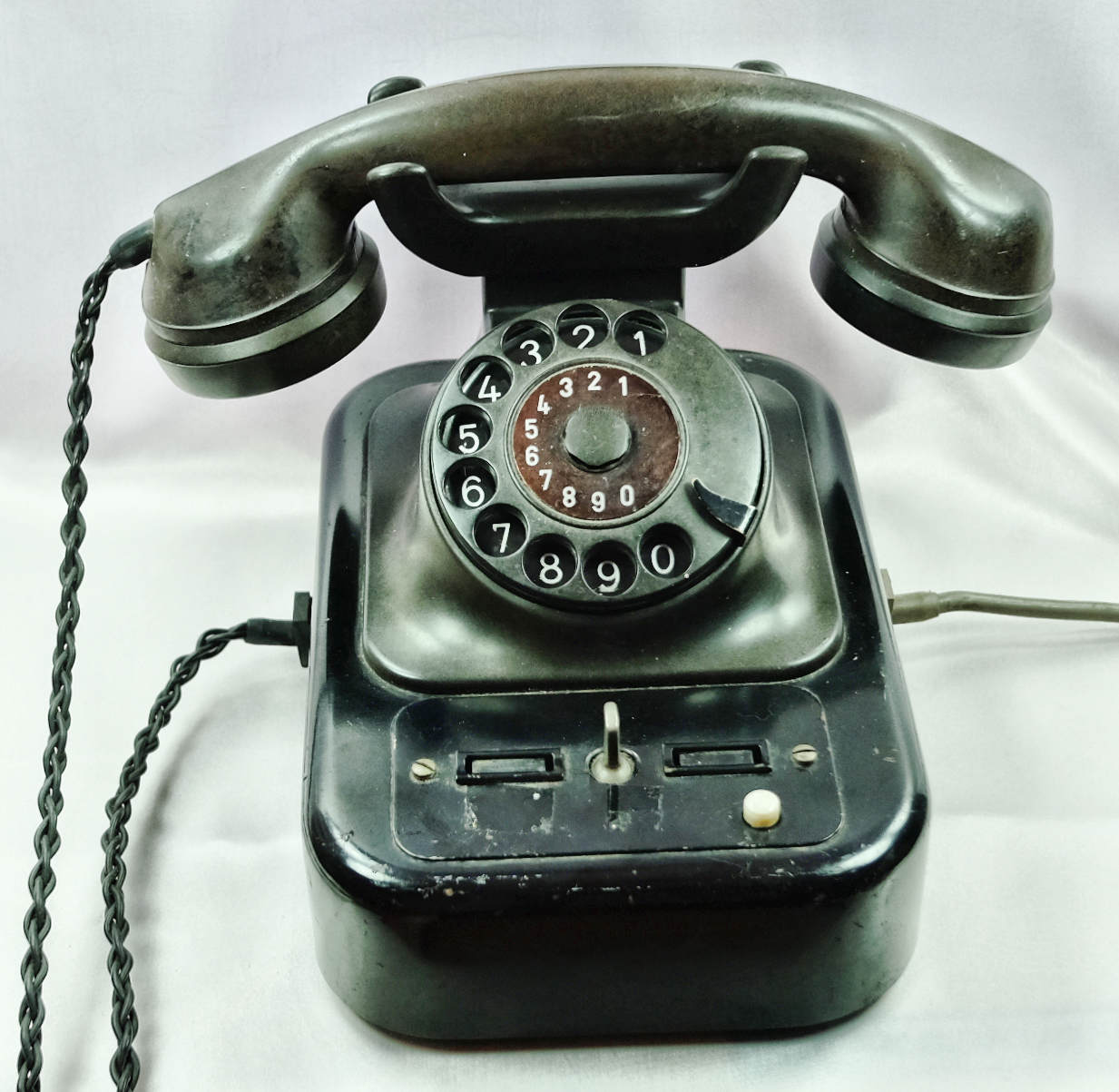 Streckentelefon der DB (Volkskunde- und Freilichtmuseum Roscheider Hof CC0)