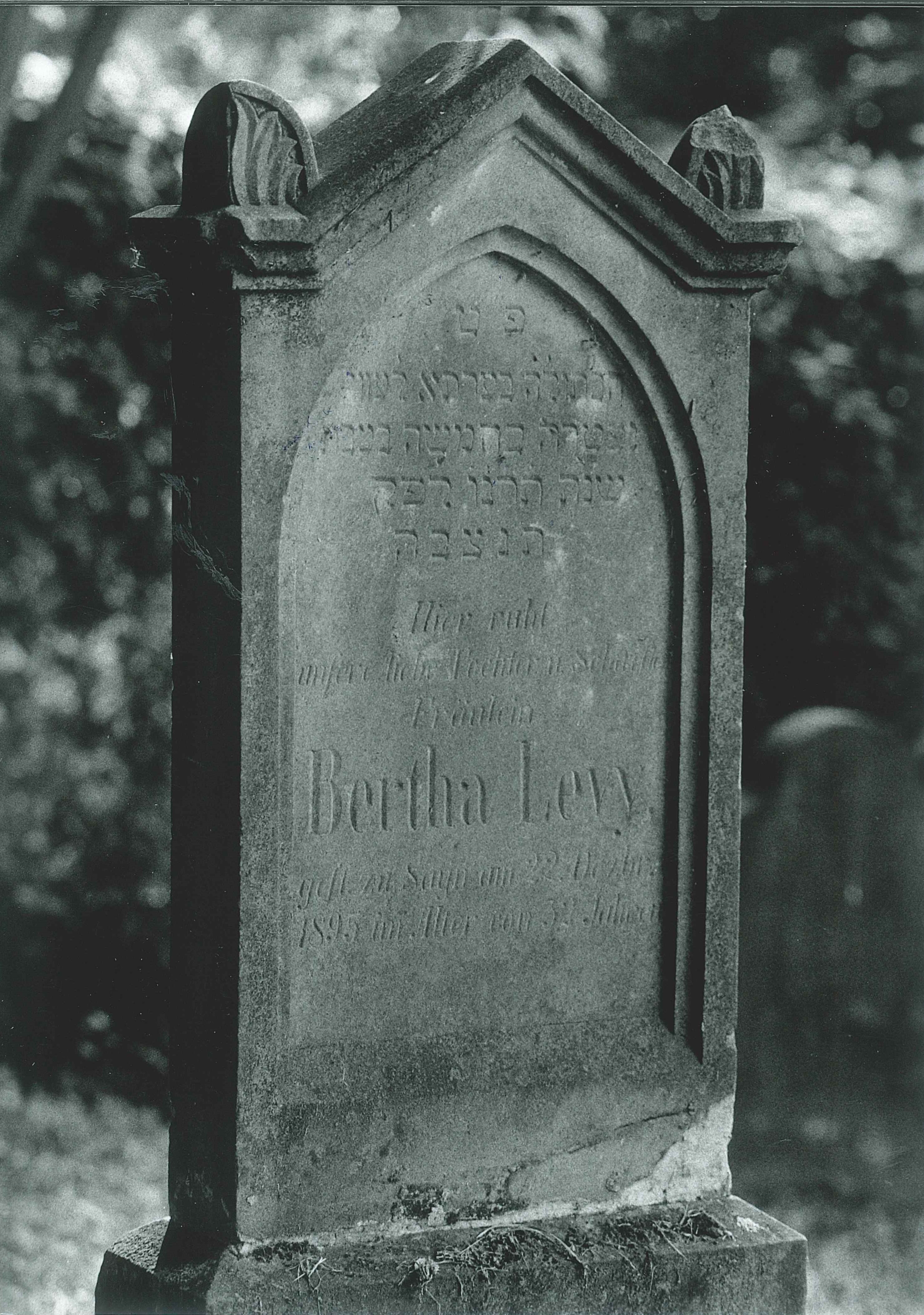 Grabstein "Bertha Levy", jüdischer Friedhof Sayn (REM CC BY-NC-SA)