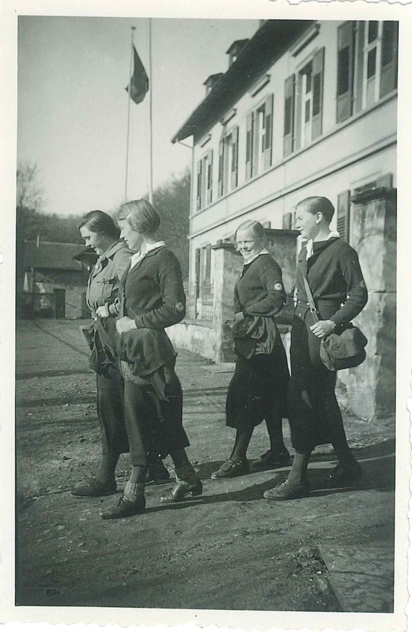"Arbeitsmaiden" beim Reichsarbeitsdienst (RAD) in Sayn, 1930er Jahre (REM CC BY-NC-SA)