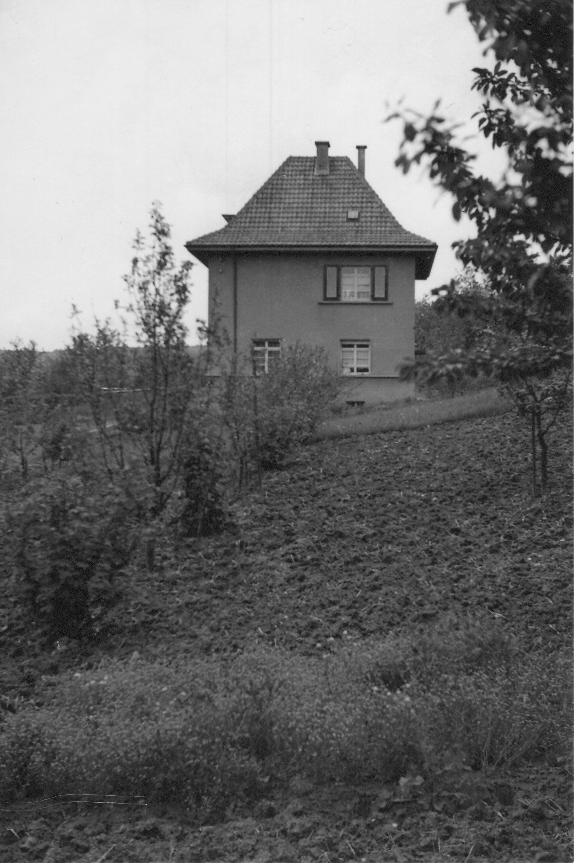 Drei Fotos von Haus im Heerweg Bodendorf im Jahr 1937 (Heimatmuseum und -Archiv Bad Bodendorf CC BY-NC-SA)