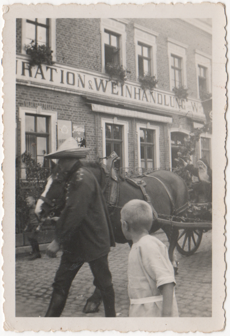 Erntedankfest 1935 (Heimatmuseum und -Archiv Bad Bodendorf CC BY-NC-SA)