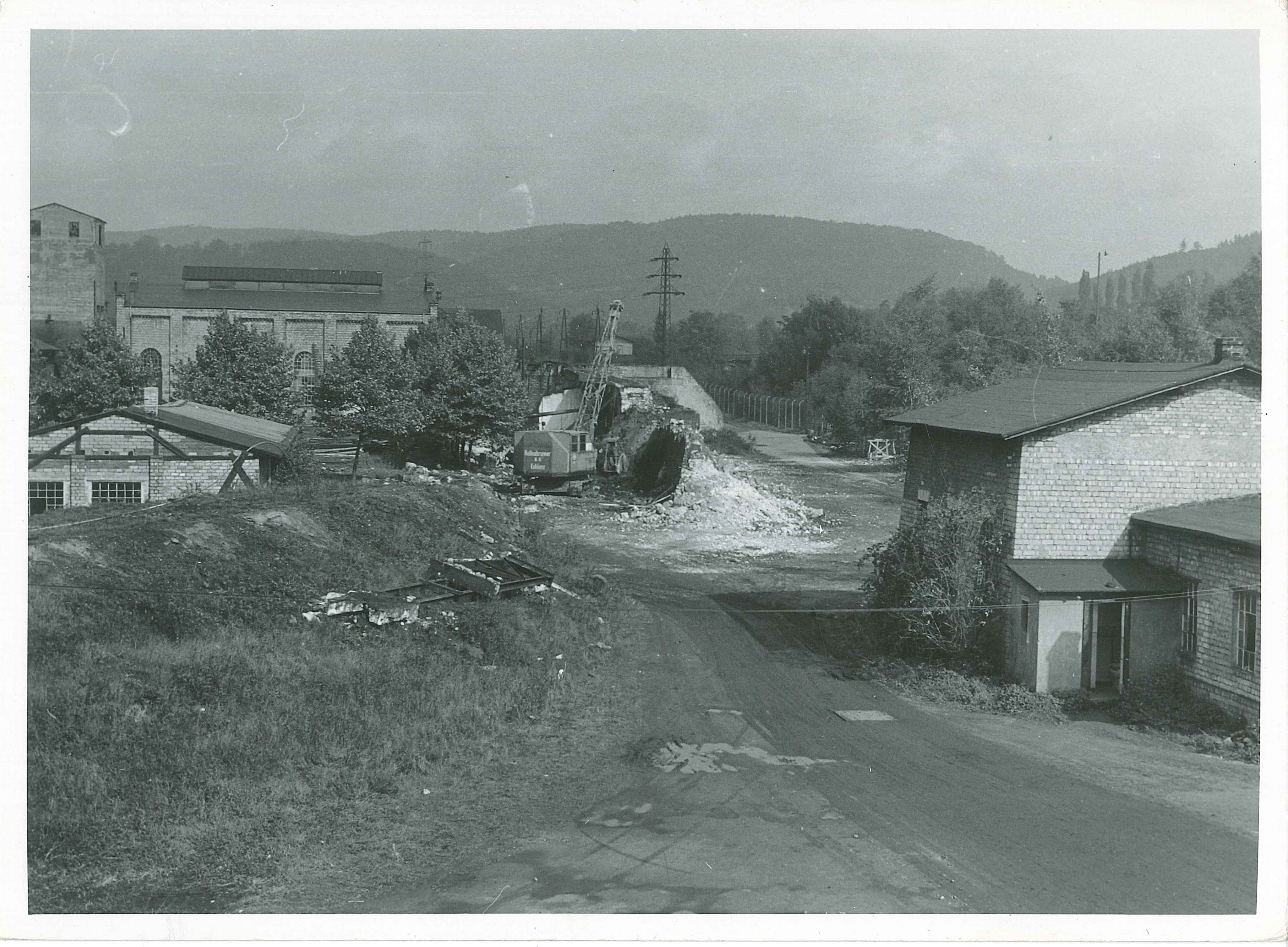 Abbrucharbeiten in der Concordia-Hütte in Mülhofen, 1952 (REM CC BY-NC-SA)