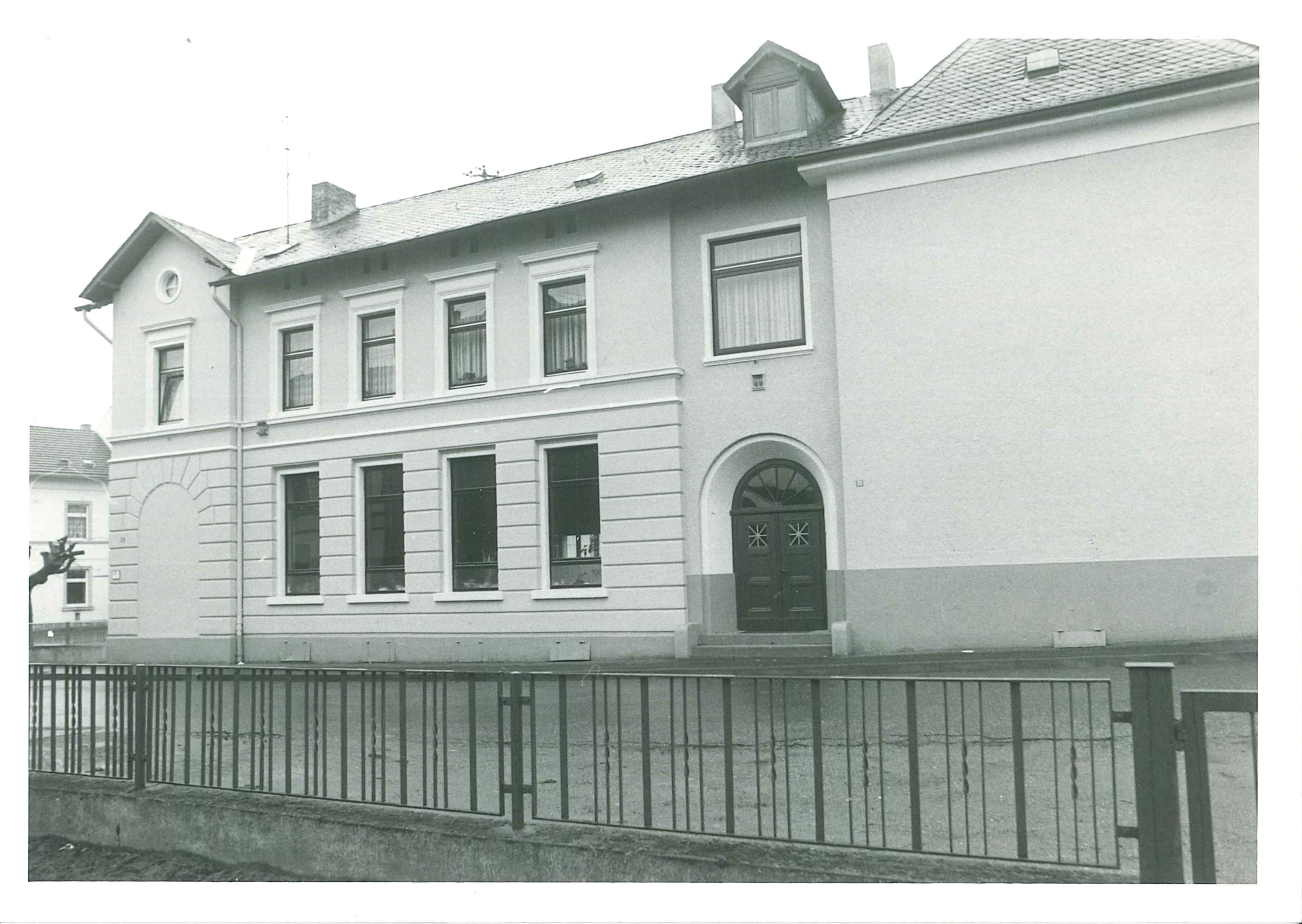 Ehemalige katholische Volksschule, Mülhofen, 1950er Jahre (REM CC BY-NC-SA)