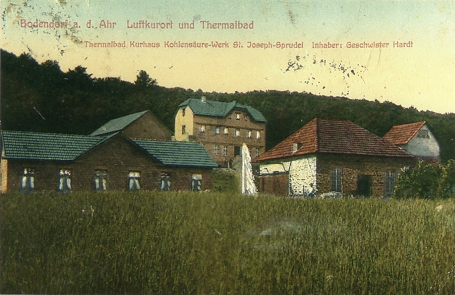 Foto des Kurhotel Bodendorf mit Bäderhaus und Kohlensäurewerk (Heimatmuseum und -Archiv Bad Bodendorf CC BY-NC-SA)
