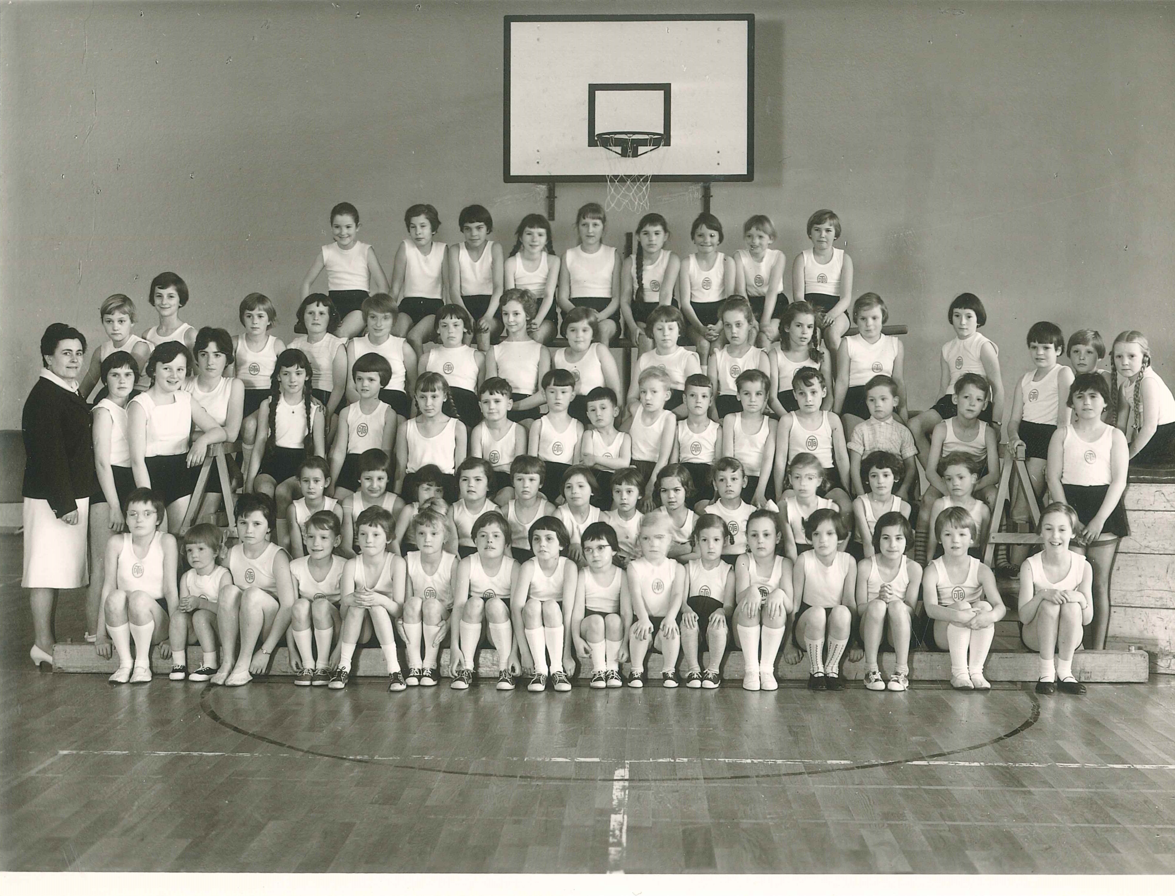 Kinderturngruppe in Bendorf, 1960 (REM CC BY-NC-SA)