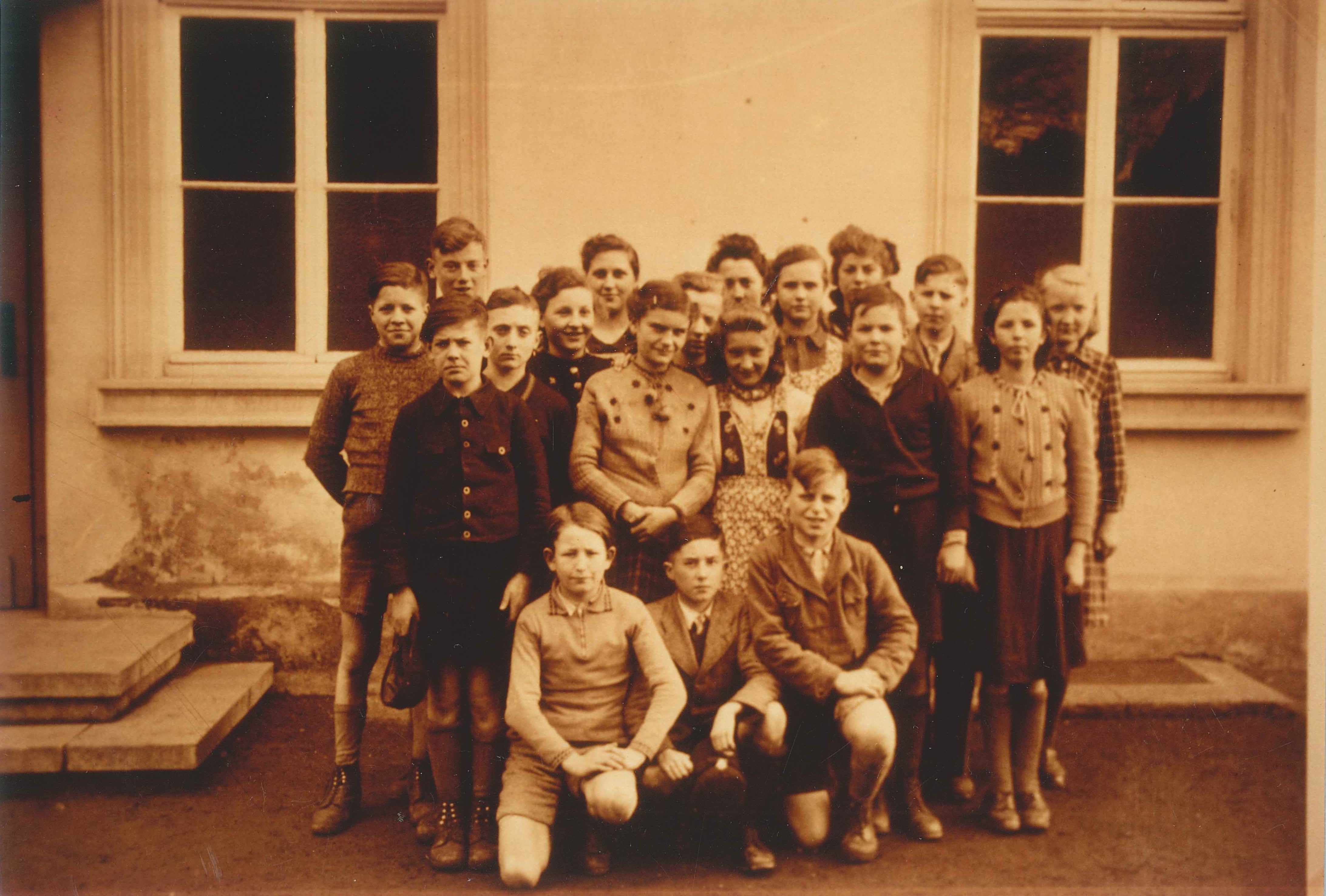 Klassenfoto, ehemalige katholische Volksschule, Mülhofen, 1928 (REM CC BY-NC-SA)