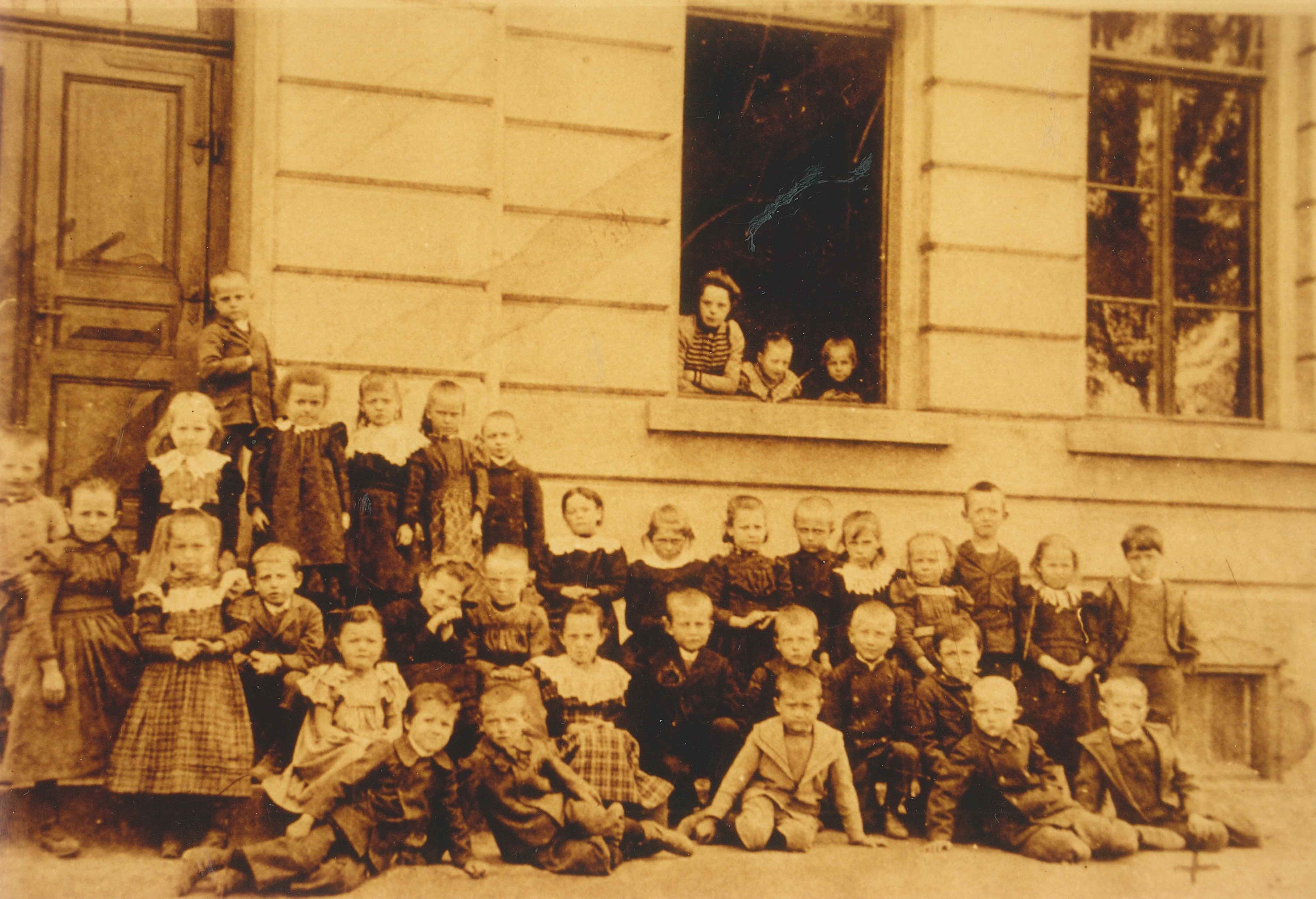 Klassenfoto, ehemalige katholische Volksschule, Mülhofen (REM CC BY-NC-SA)