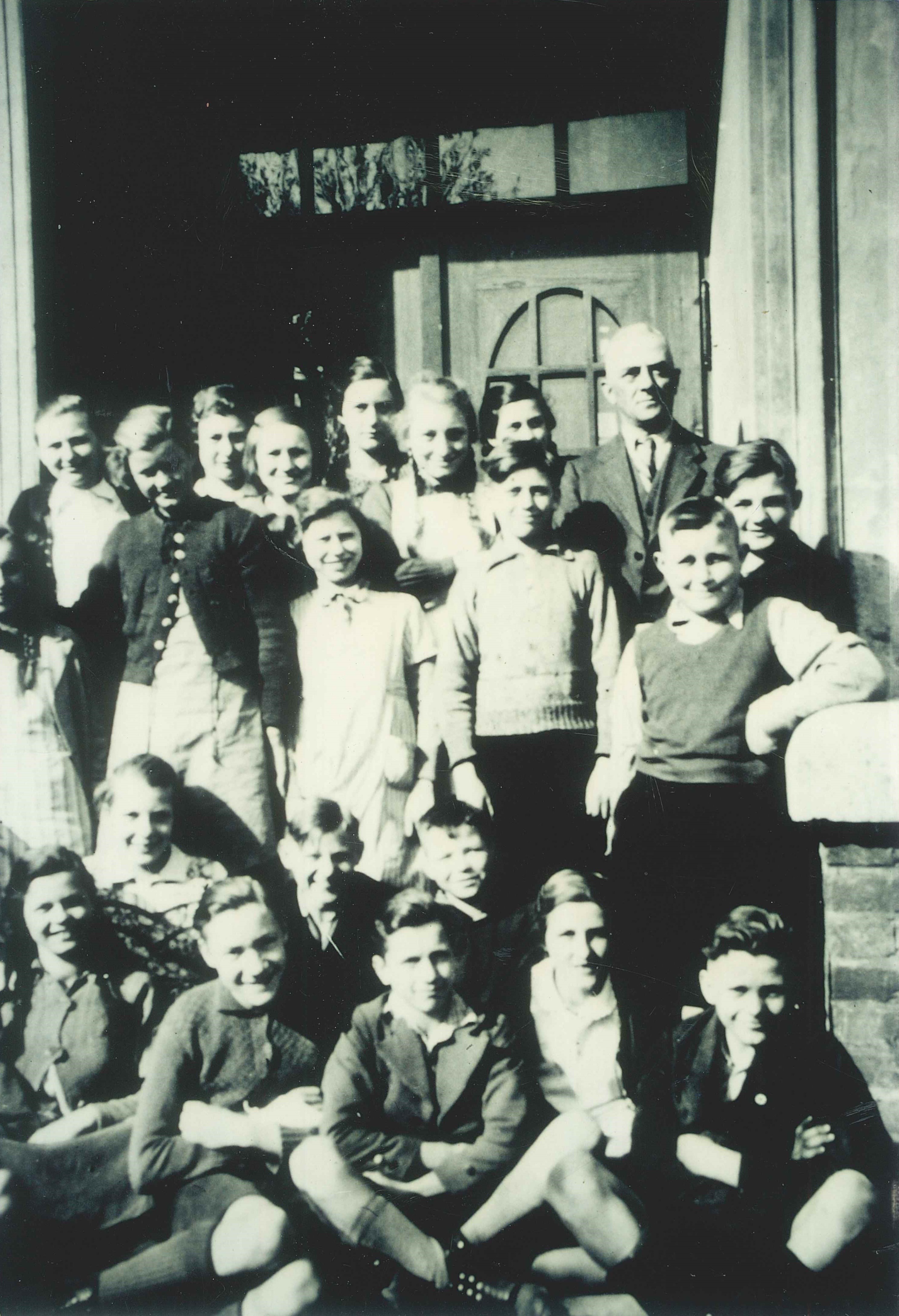 Klassenfoto, ehemalige katholische Volksschule, Mülhofen (REM CC BY-NC-SA)