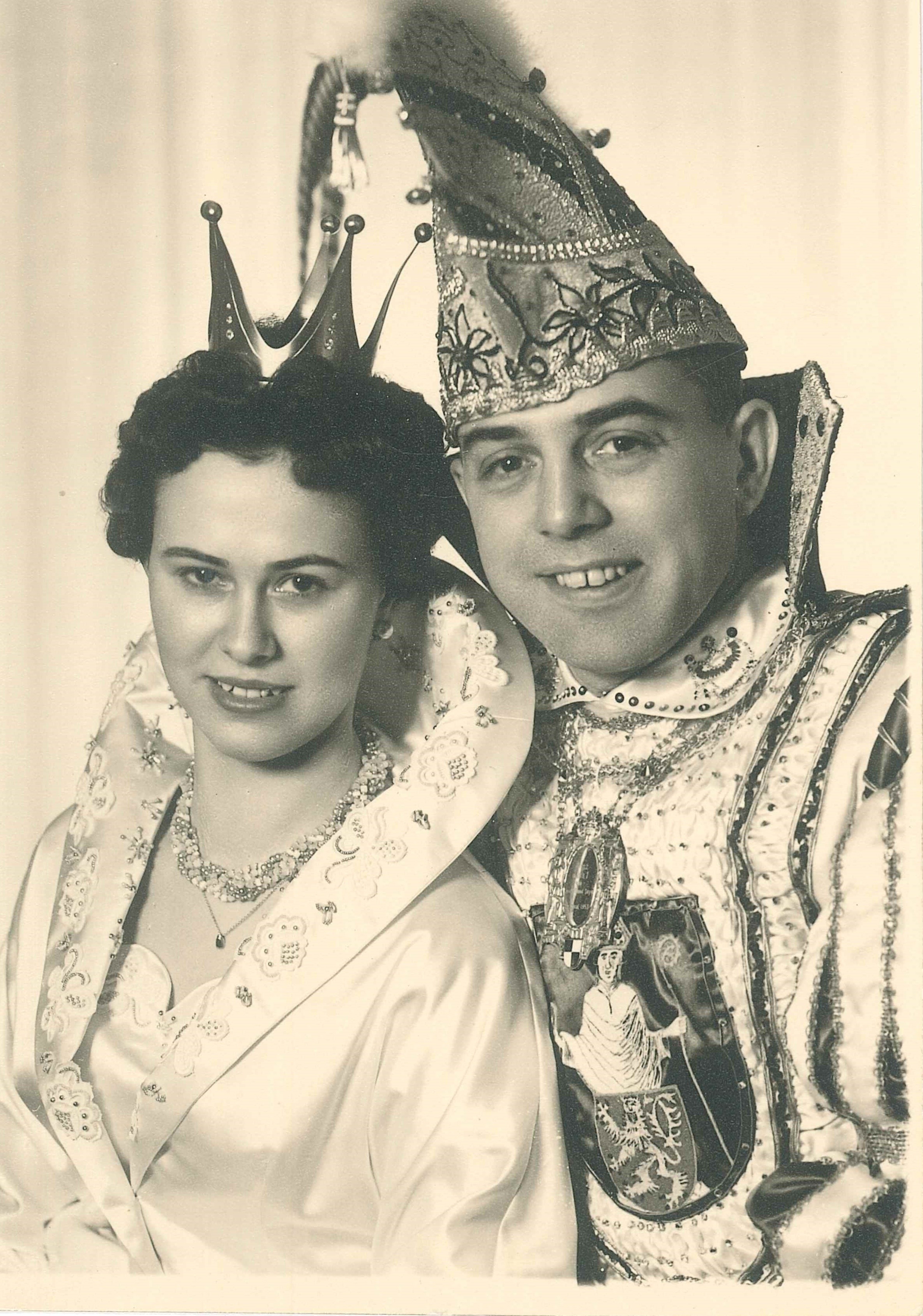 Prinzenpaar Karnevalssession 1955 Bendorf, Prinz Friedrich der Nette von Tintenbach (REM CC BY-NC-SA)