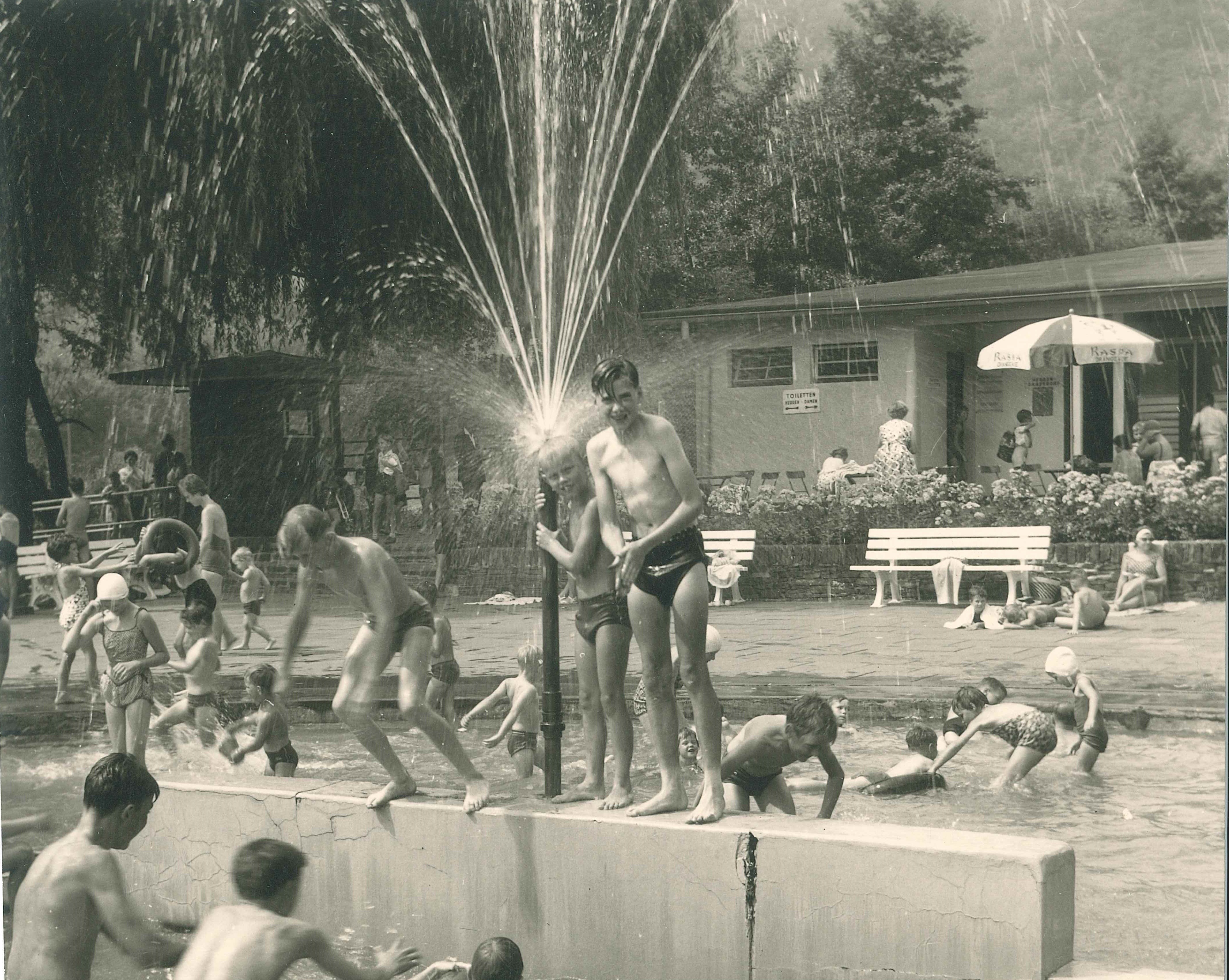 Schwimmbad "Bad Sayn", Bendorf-Sayn, 1962 (REM CC BY-NC-SA)
