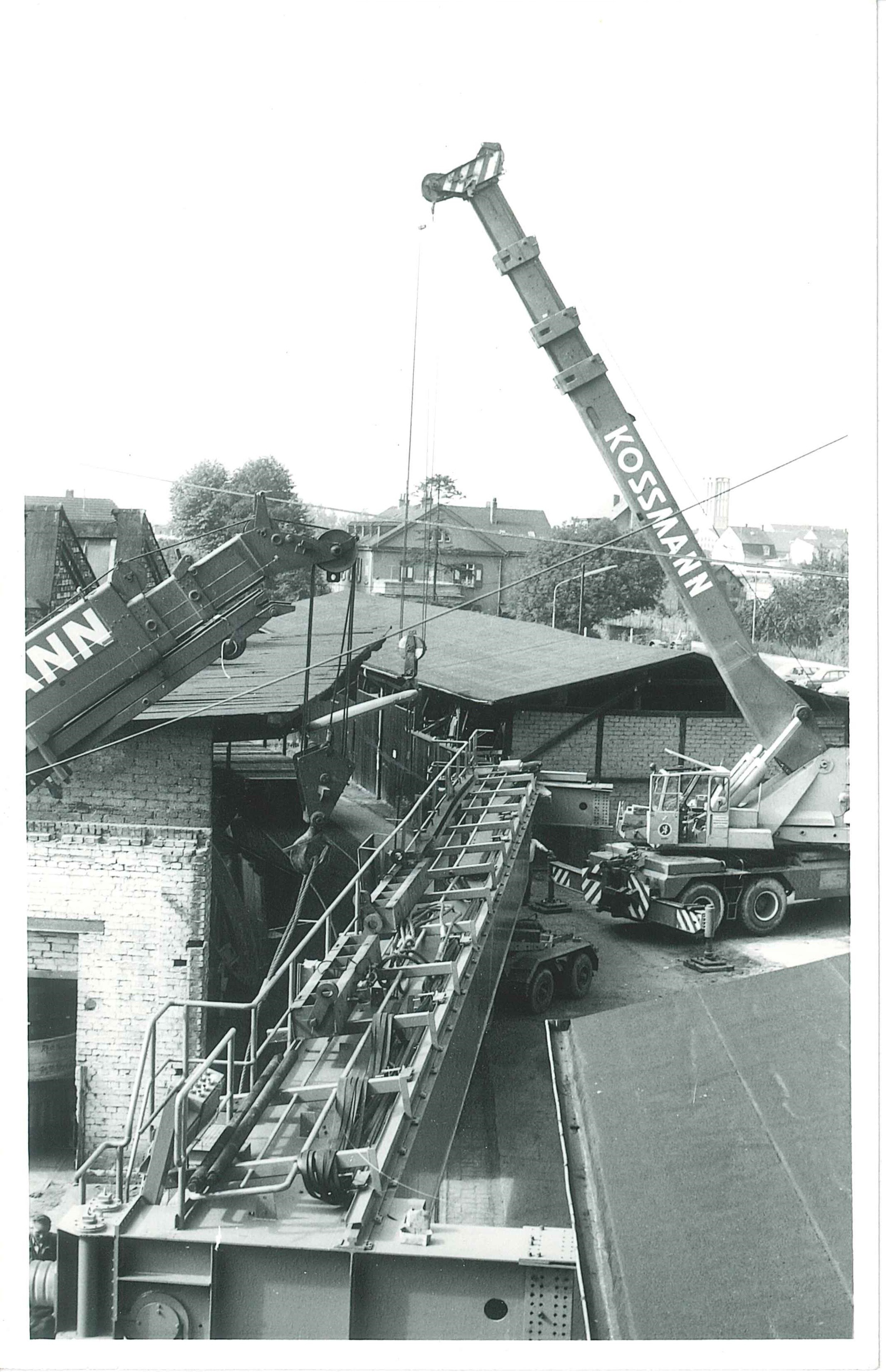 Verladen von Bauteilen in der Concordia-Hütte in Mülhofen, 1974 (REM CC BY-NC-SA)
