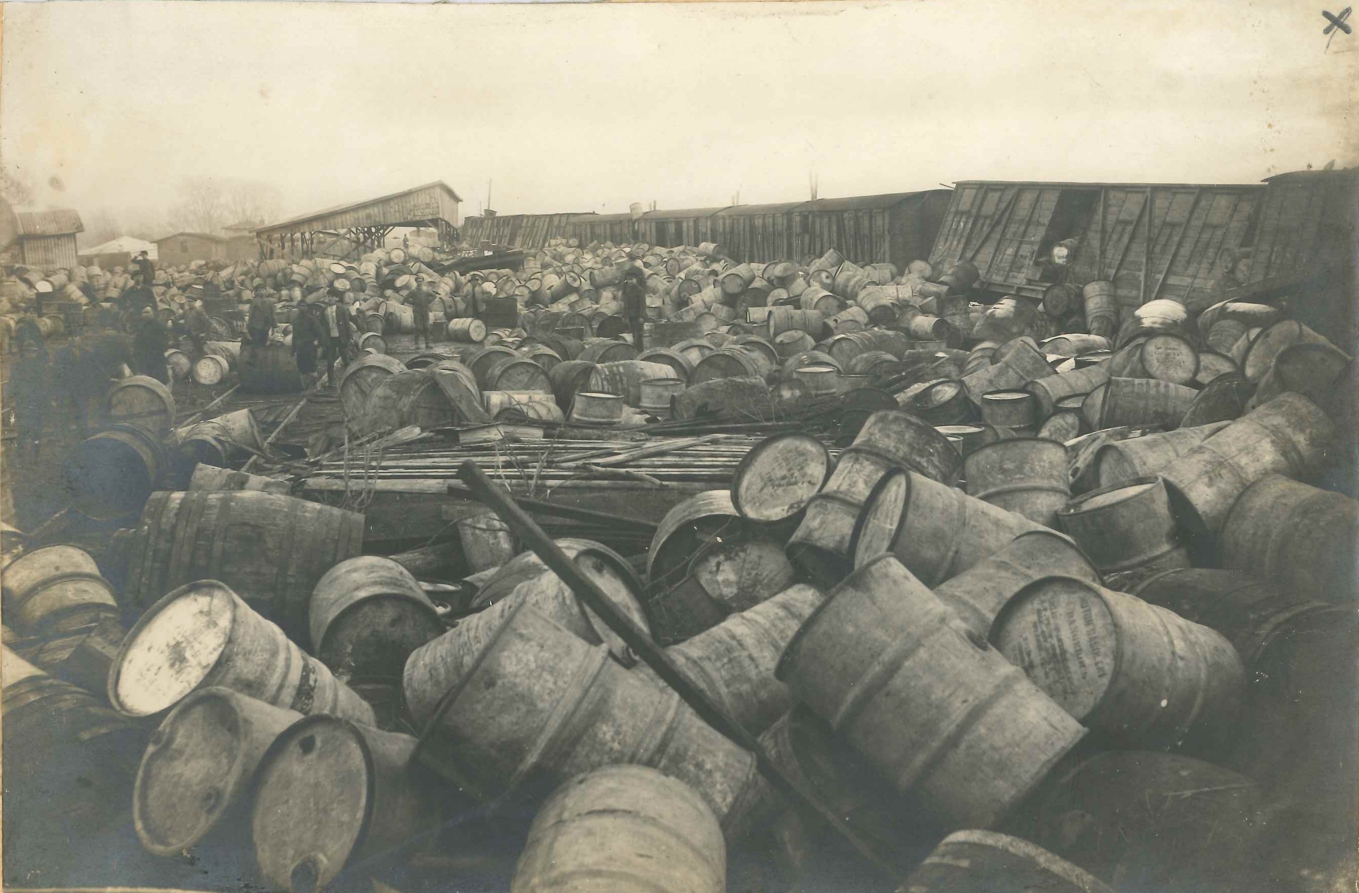 Amerikanisches Militärdepot nach dem Hochwasser im Bendorfer Hafen, 1920 (REM CC BY-NC-SA)
