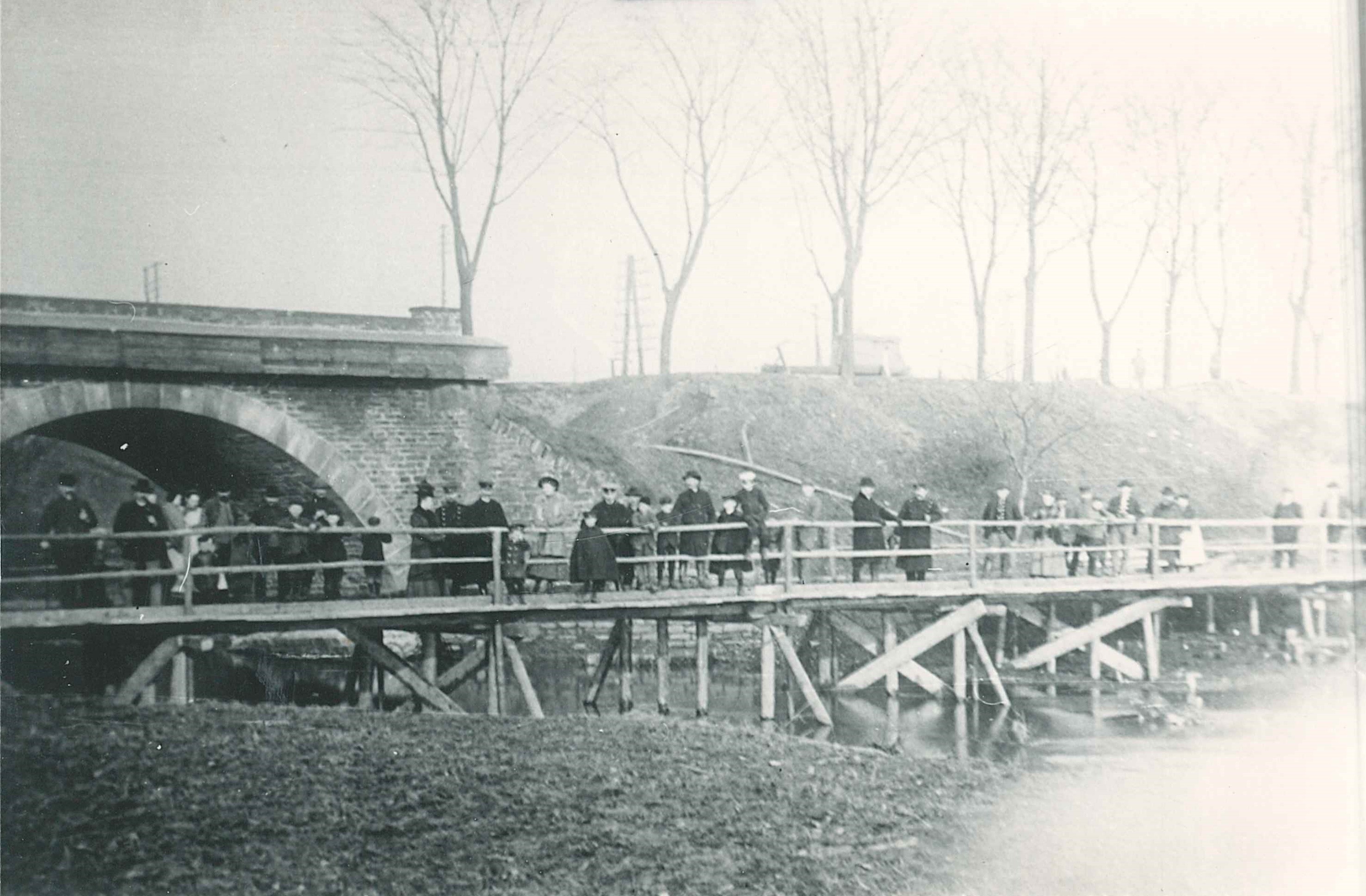 Behelfsbrücke nach Hochwasser im Februar 1909 (REM CC BY-NC-SA)