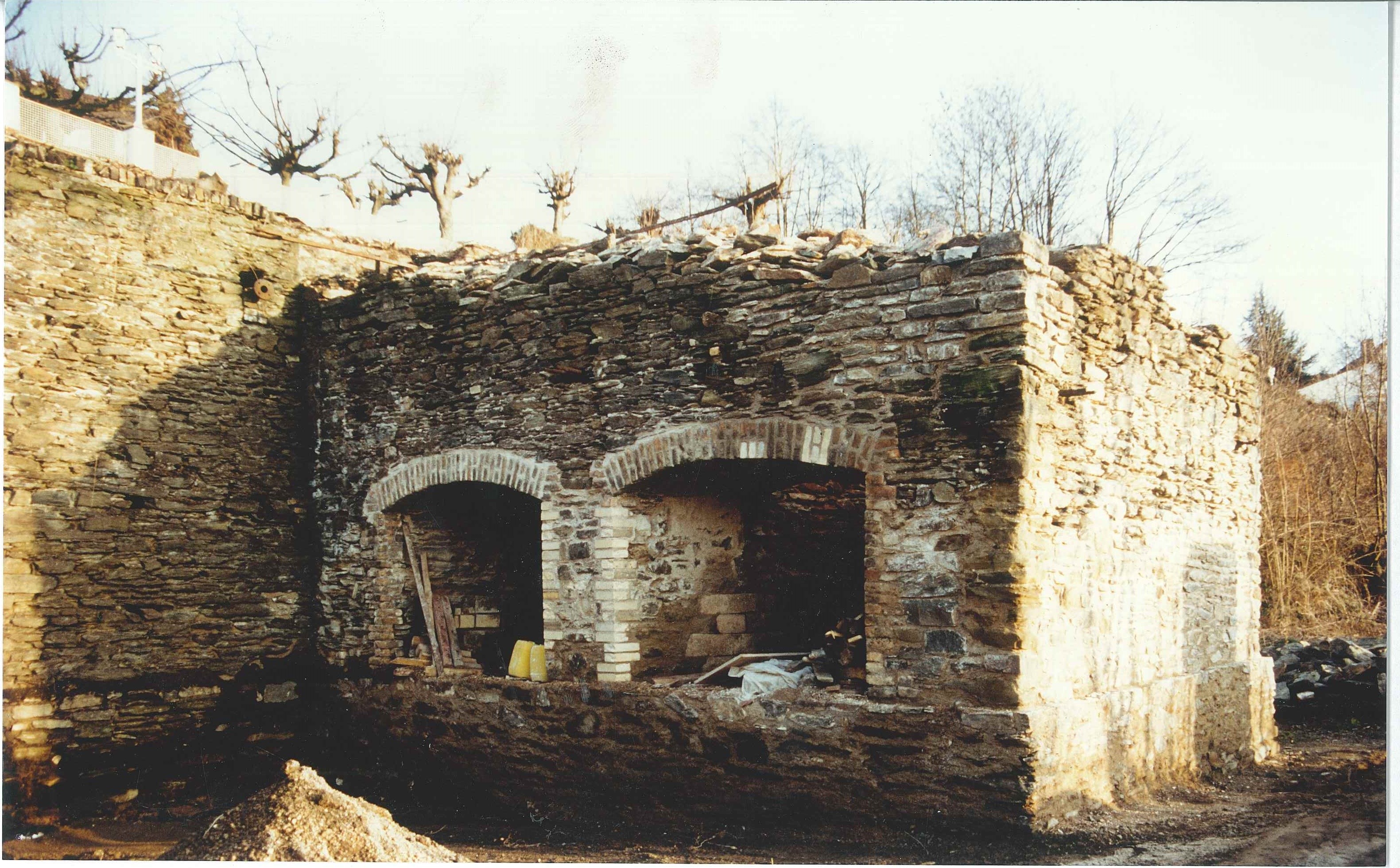 Eisenerz-Rostöfen der "Grube Werner" auf der Vierwindenhöhe, Bendorf, 1992 (REM CC BY-NC-SA)