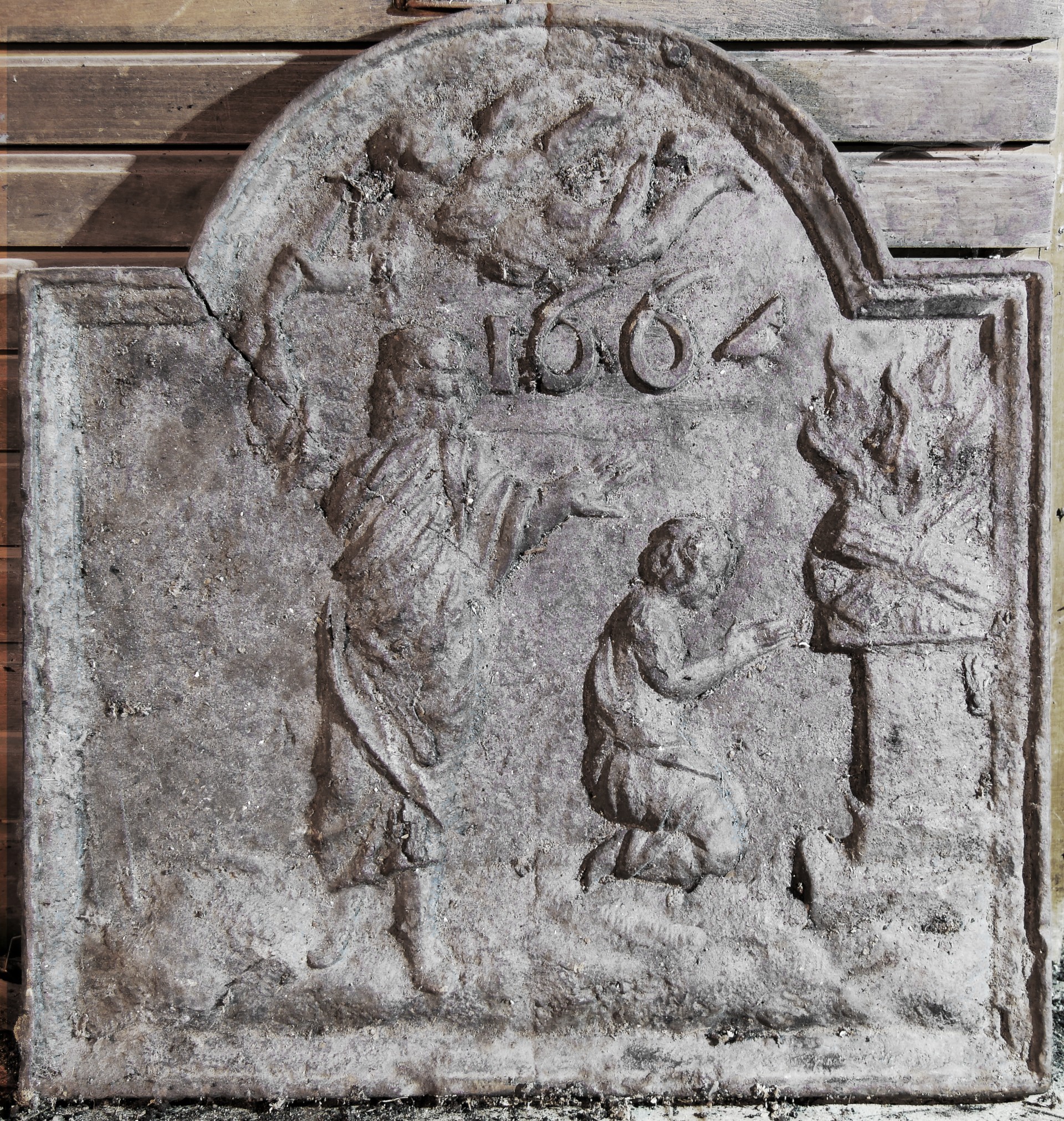 Kaminplatte, Abraham opfert Isaak (Volkskunde- und Freilichtmuseum Roscheider Hof CC0)