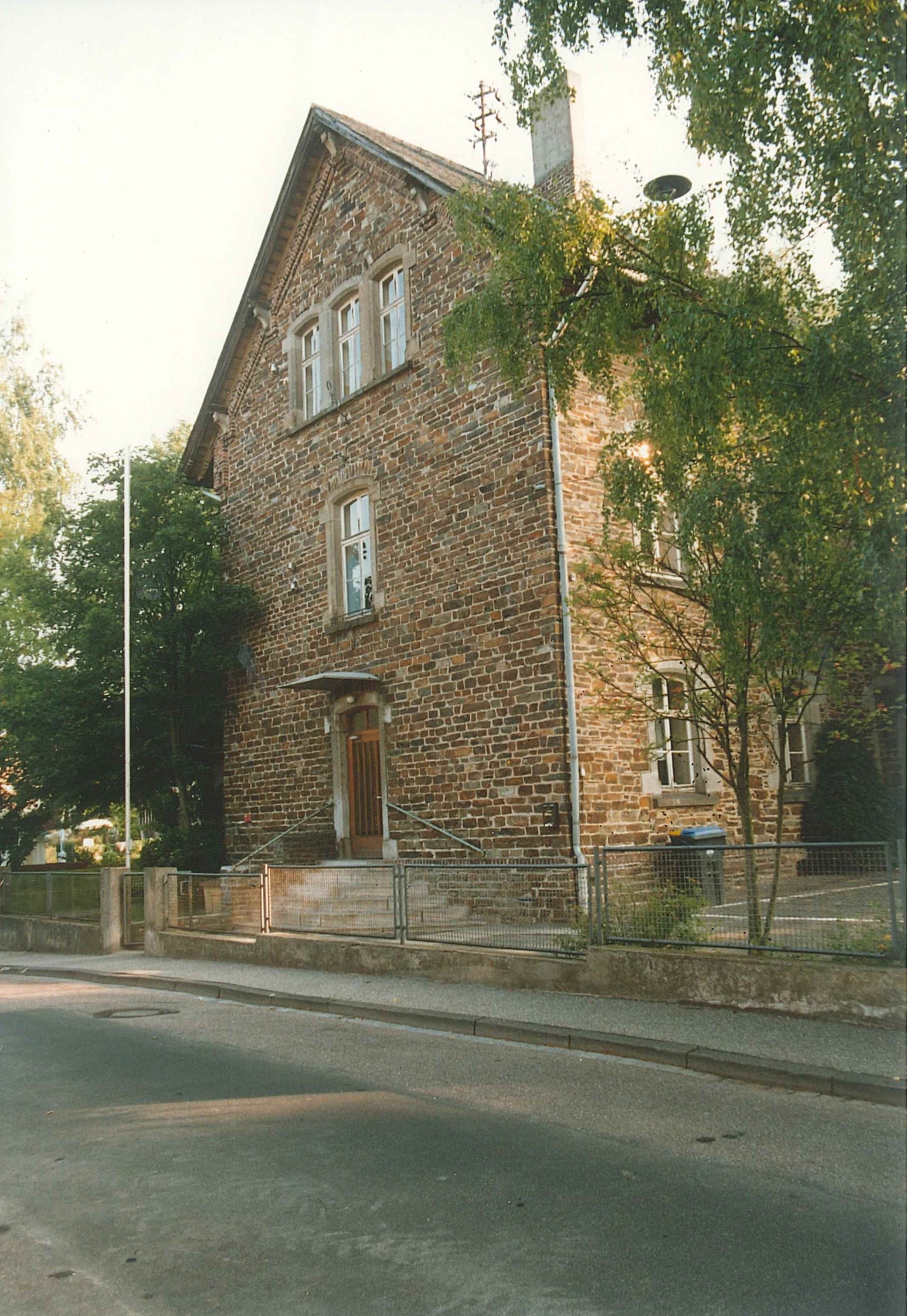 Katholische Schule "Schönblick", Altbau, Bendorf-Stromberg, 1993 (REM CC BY-NC-SA)