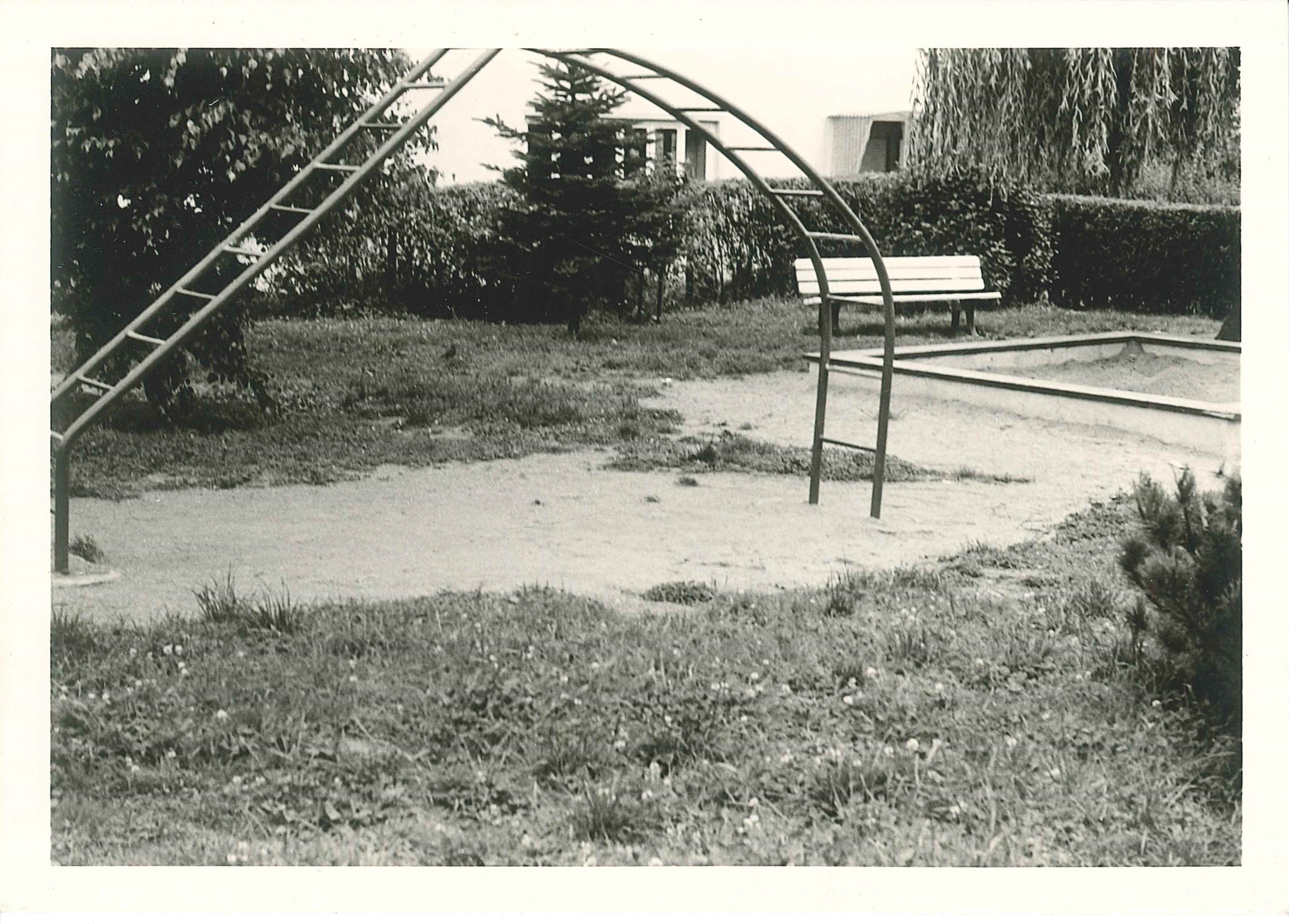 Kinderspielplatz "An der Kirche", Bendorf-Mülhofen, 1960er Jahre (REM CC BY-NC-SA)