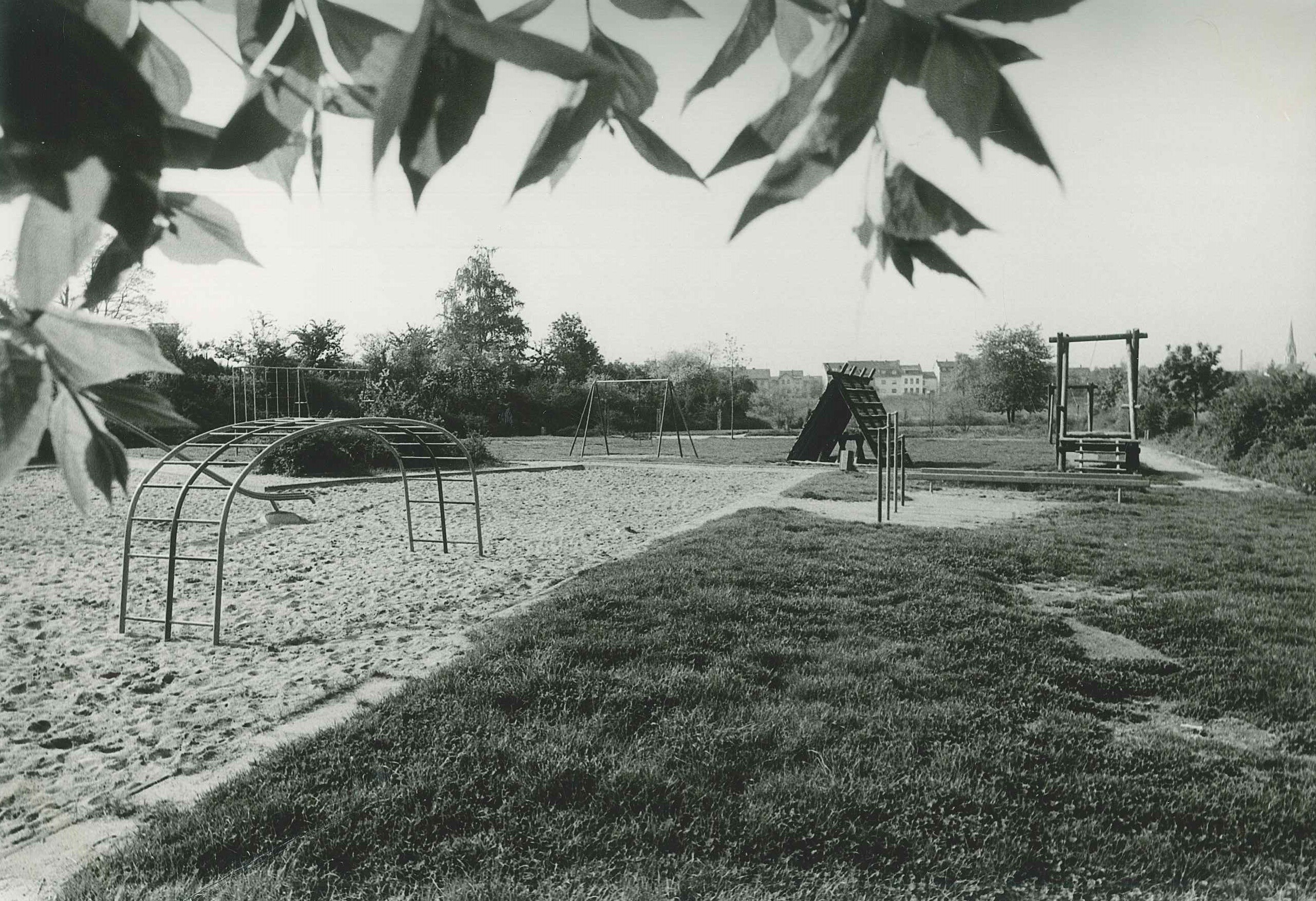Kinderspielplatz "An der Kirche", Bendorf-Mülhofen, 1979 (REM CC BY-NC-SA)