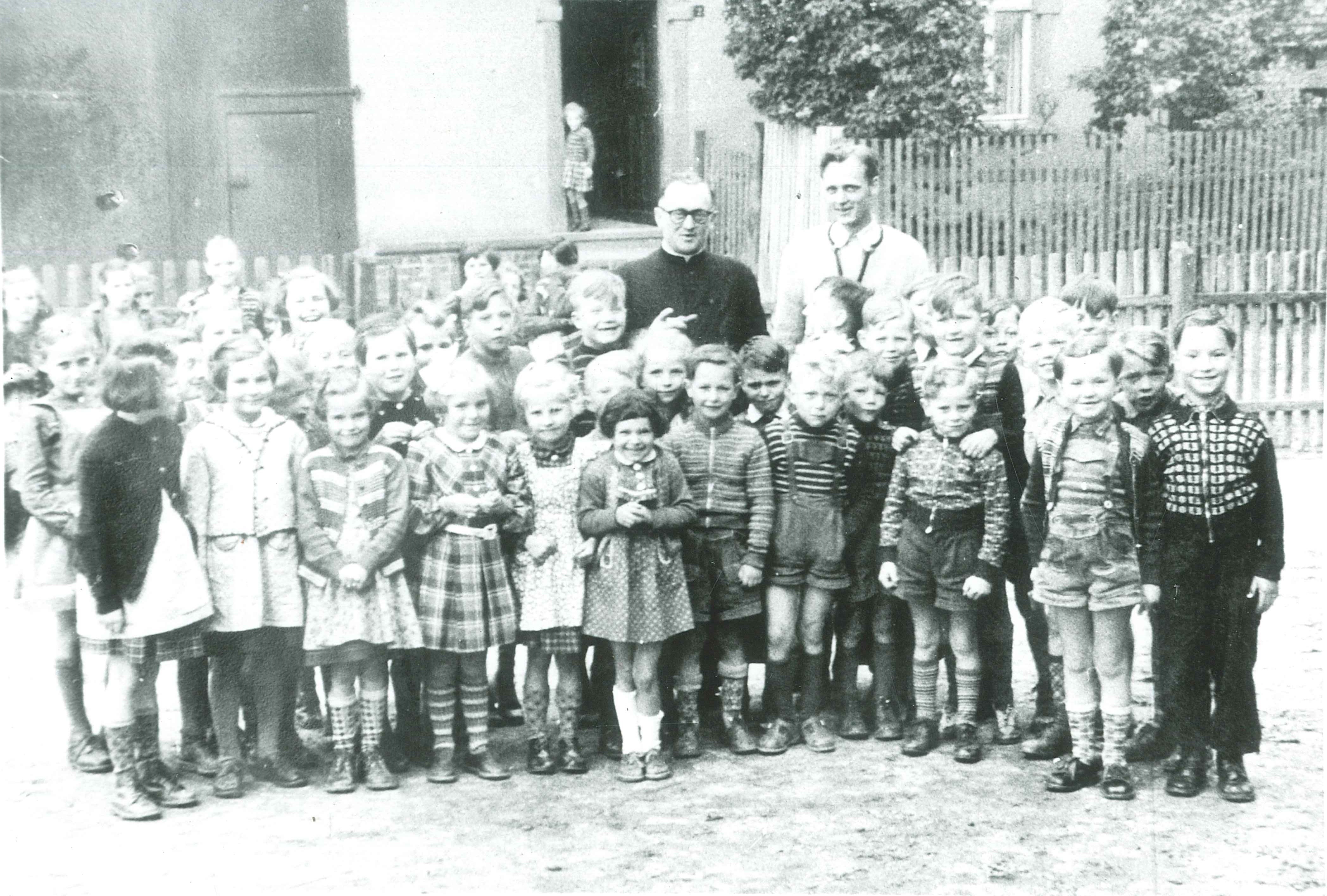 Klassenfoto, katholische Schule "Schönblick", Bendorf-Stromberg, 1955 (REM CC BY-NC-SA)