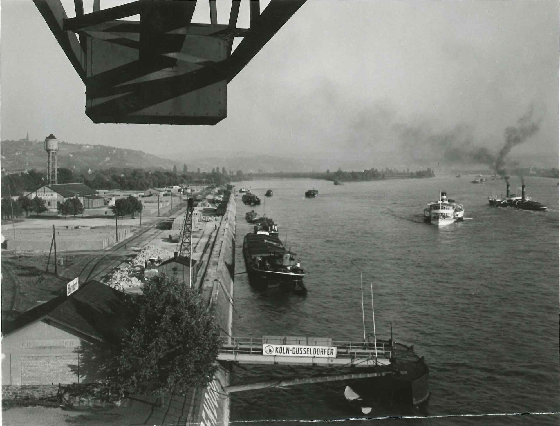 Luftaufnahme des Rheinhafen Bendorf um 1930 (REM CC BY-NC-SA)
