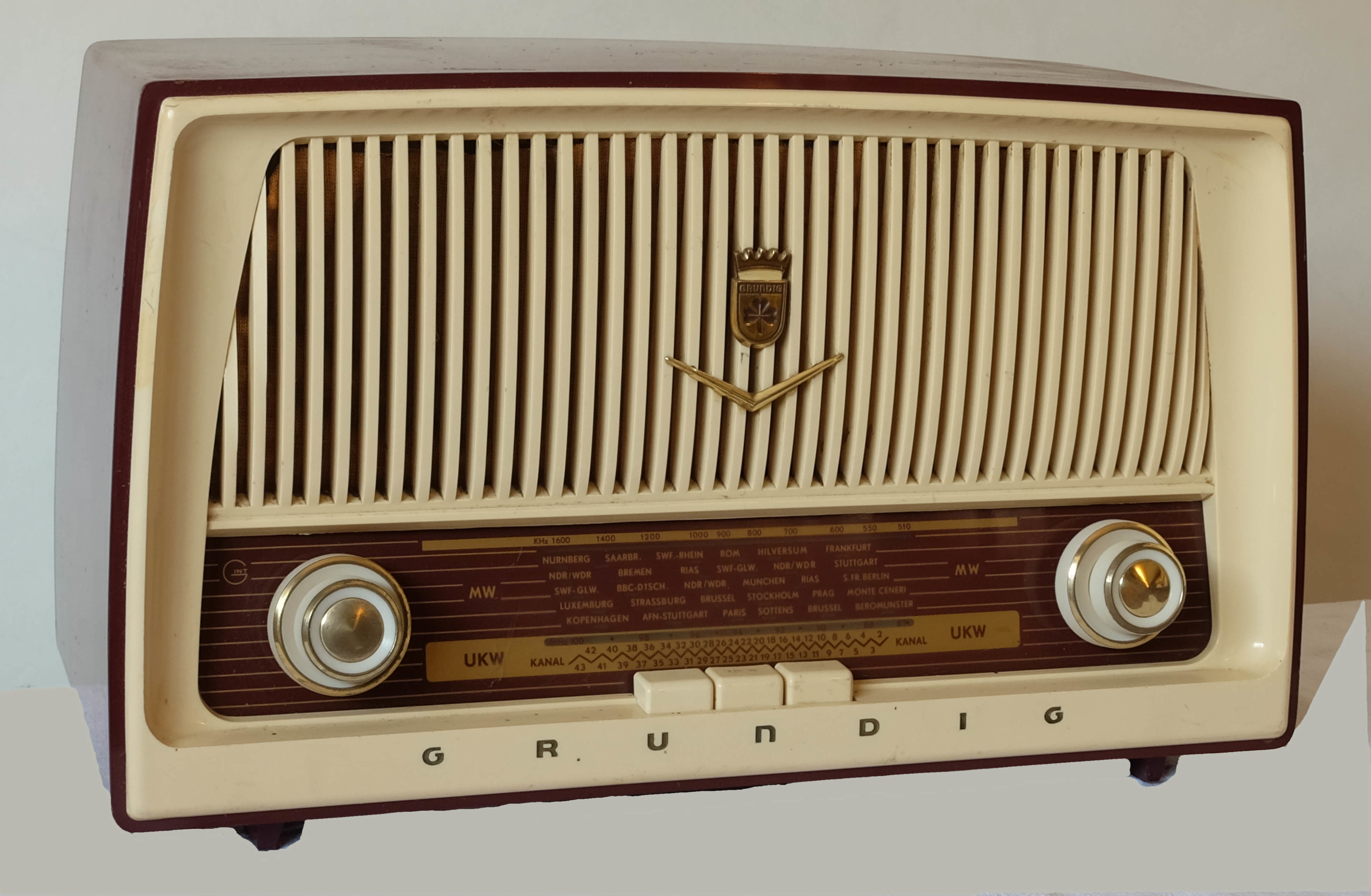 Röhrenradio Grundig 87 (Volkskunde- und Freilichtmuseum Roscheider Hof CC0)