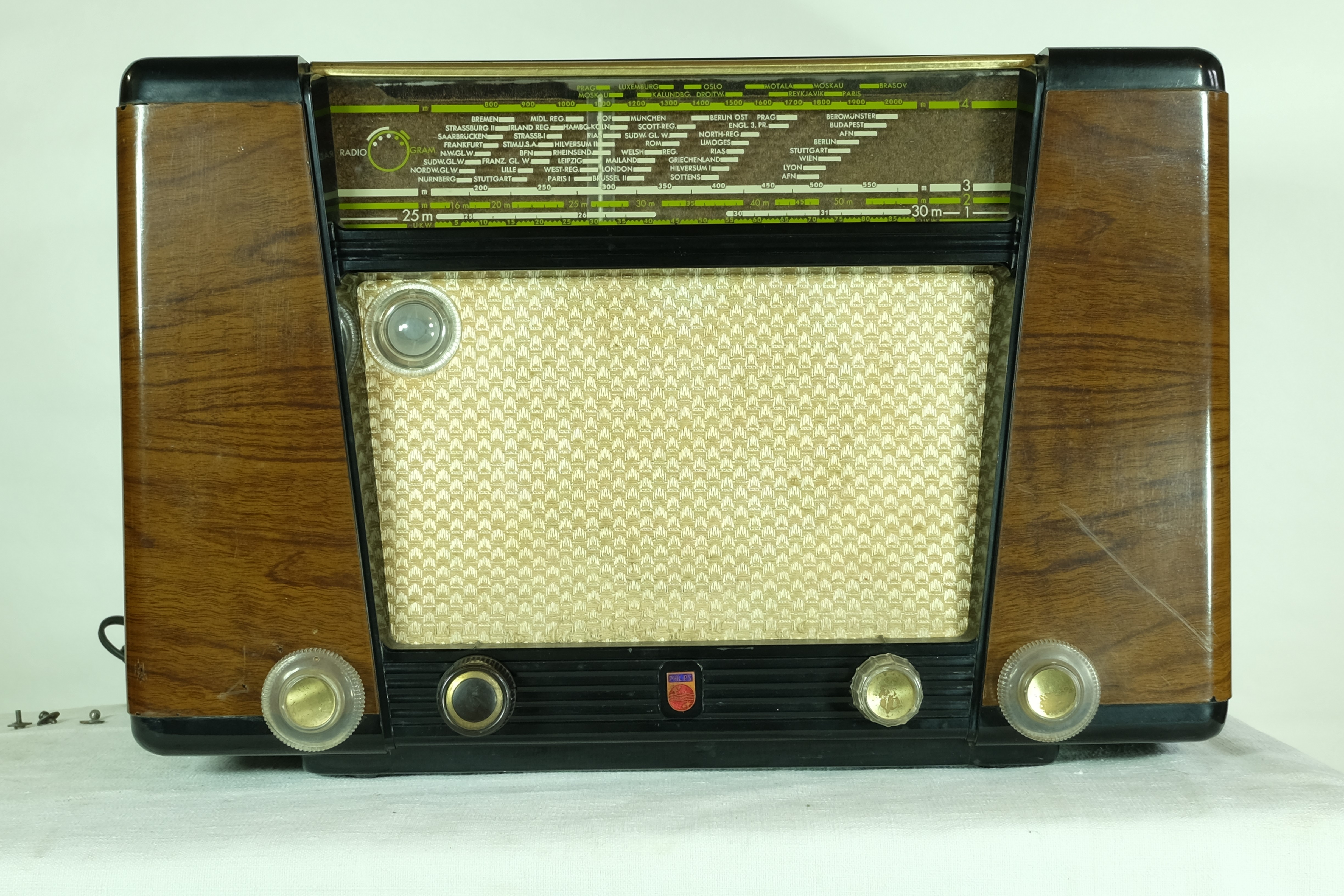 Röhrenradio Philips "Sirius" Typ BD 400A-08 (Volkskunde- und Freilichtmuseum Roscheider Hof CC0)