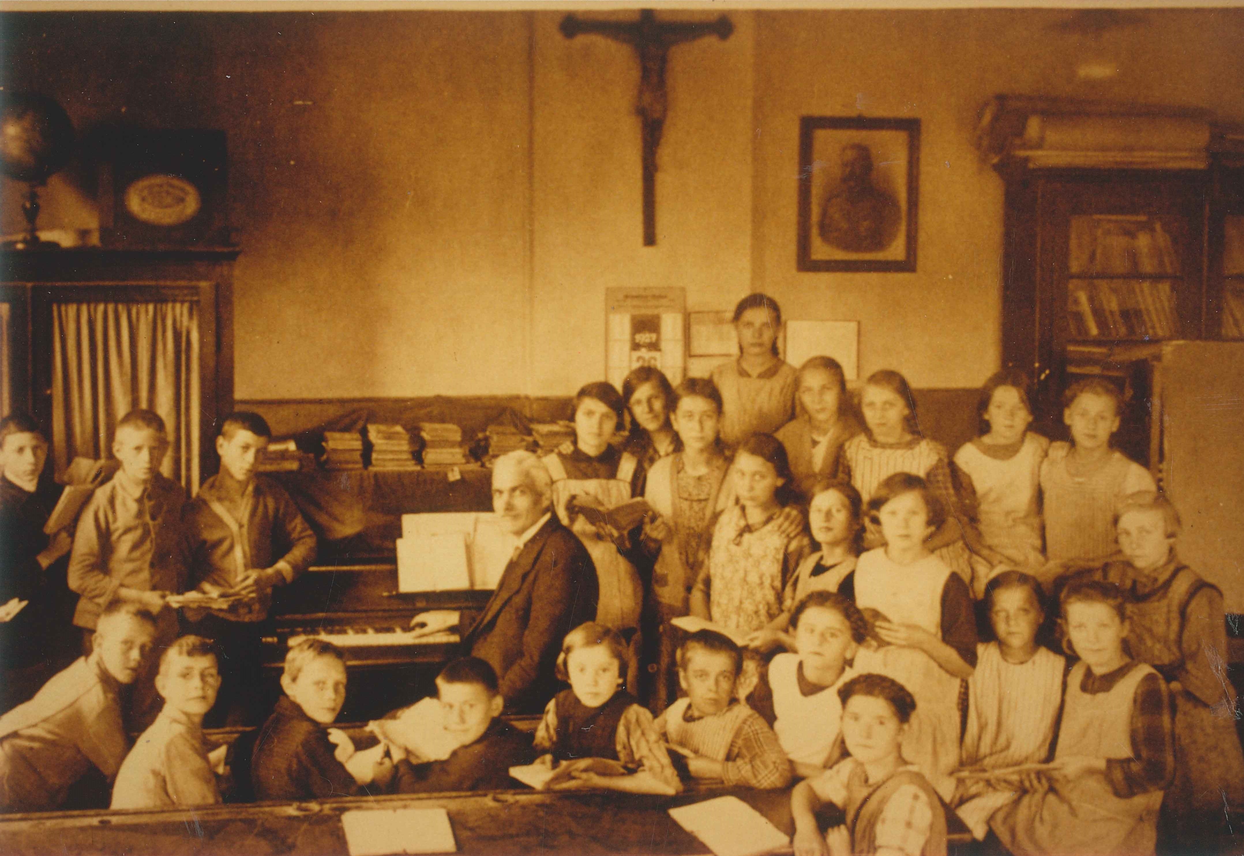 Schulklasse bei der Chorprobe, katholische Schule "Schönblick", Bendorf-Stromberg, 1927 (REM CC BY-NC-SA)