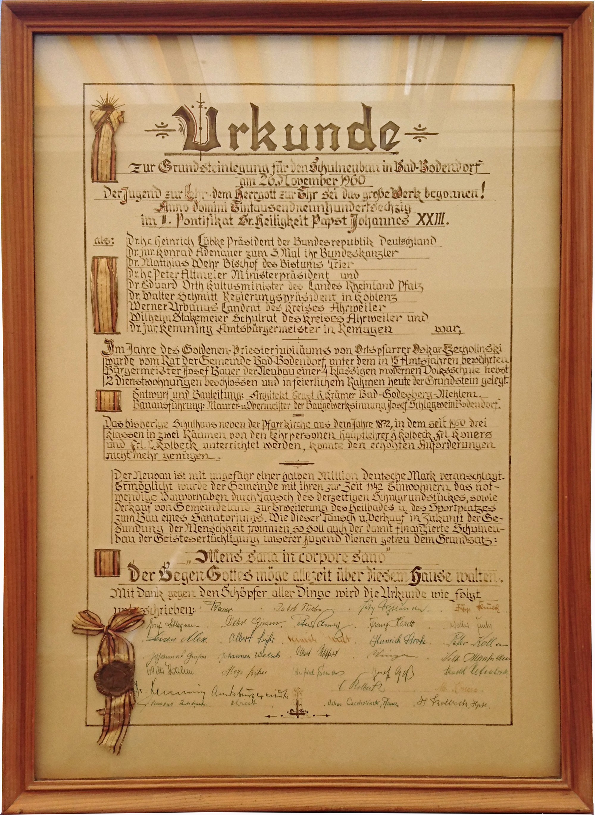 Urkunde zur Grundsteinlegung für den Schulneubau in Bad-Bodendorf (Heimatmuseum und -Archiv Bad Bodendorf CC BY-NC-SA)