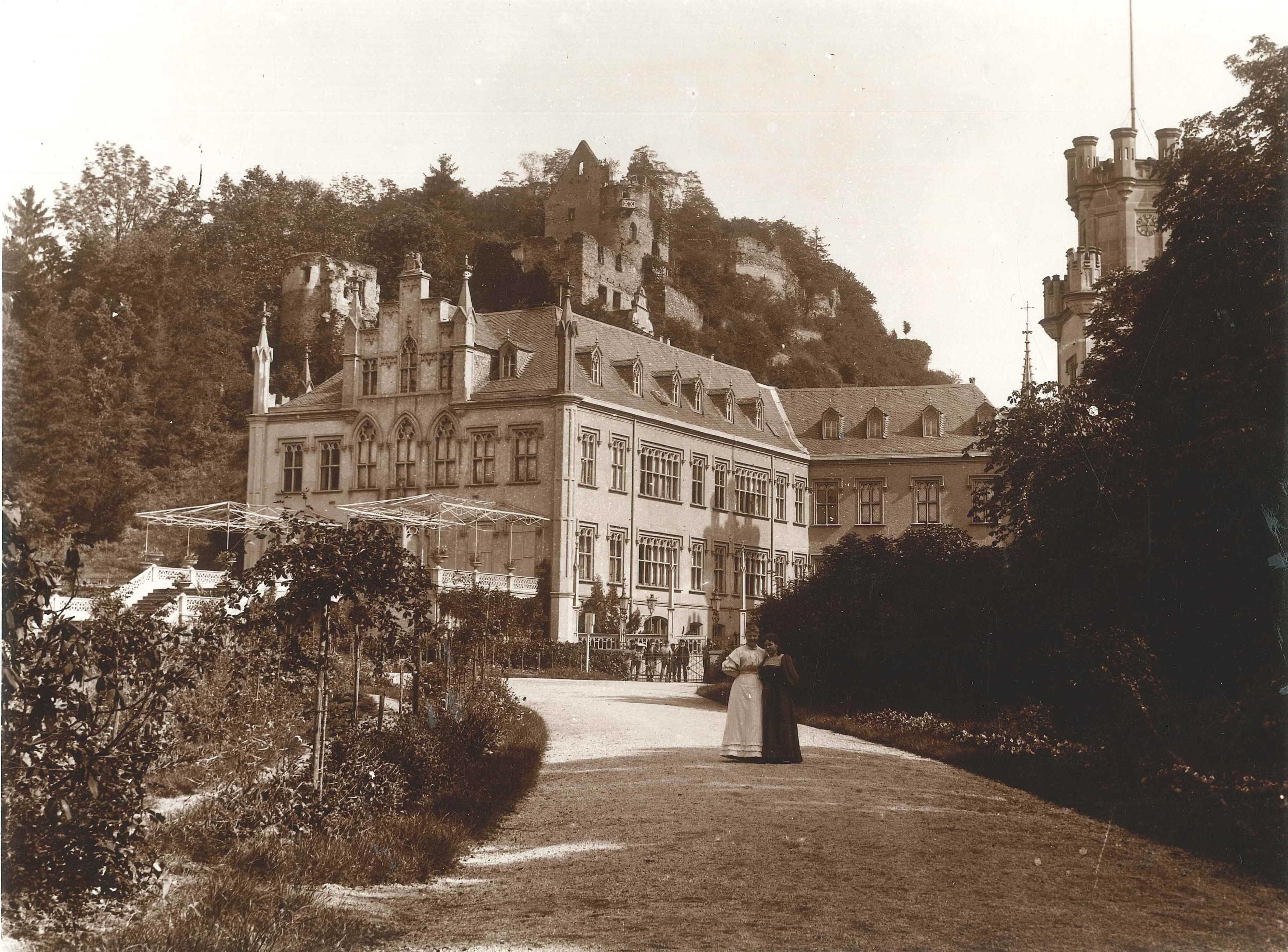 Schloss Sayn vor 1945 (REM CC BY-NC-SA)