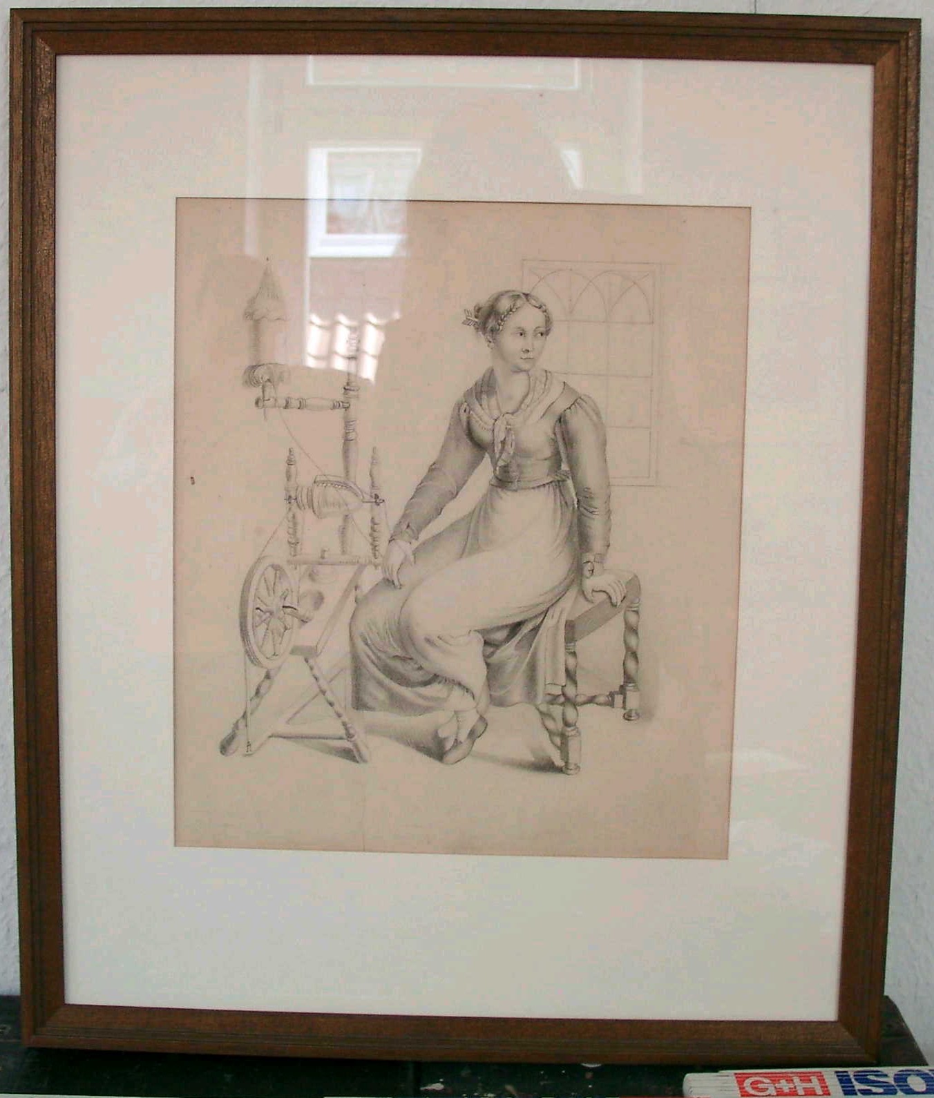 Bild; Bleistiftzeichnung: " Frau an Spinnrad"; Philipp Hammersdorf; um 1830 (Stadtmuseum Bad Dürkheim, Museumsgesellschaft Bad Dürkheim e.V. CC BY-NC-SA)