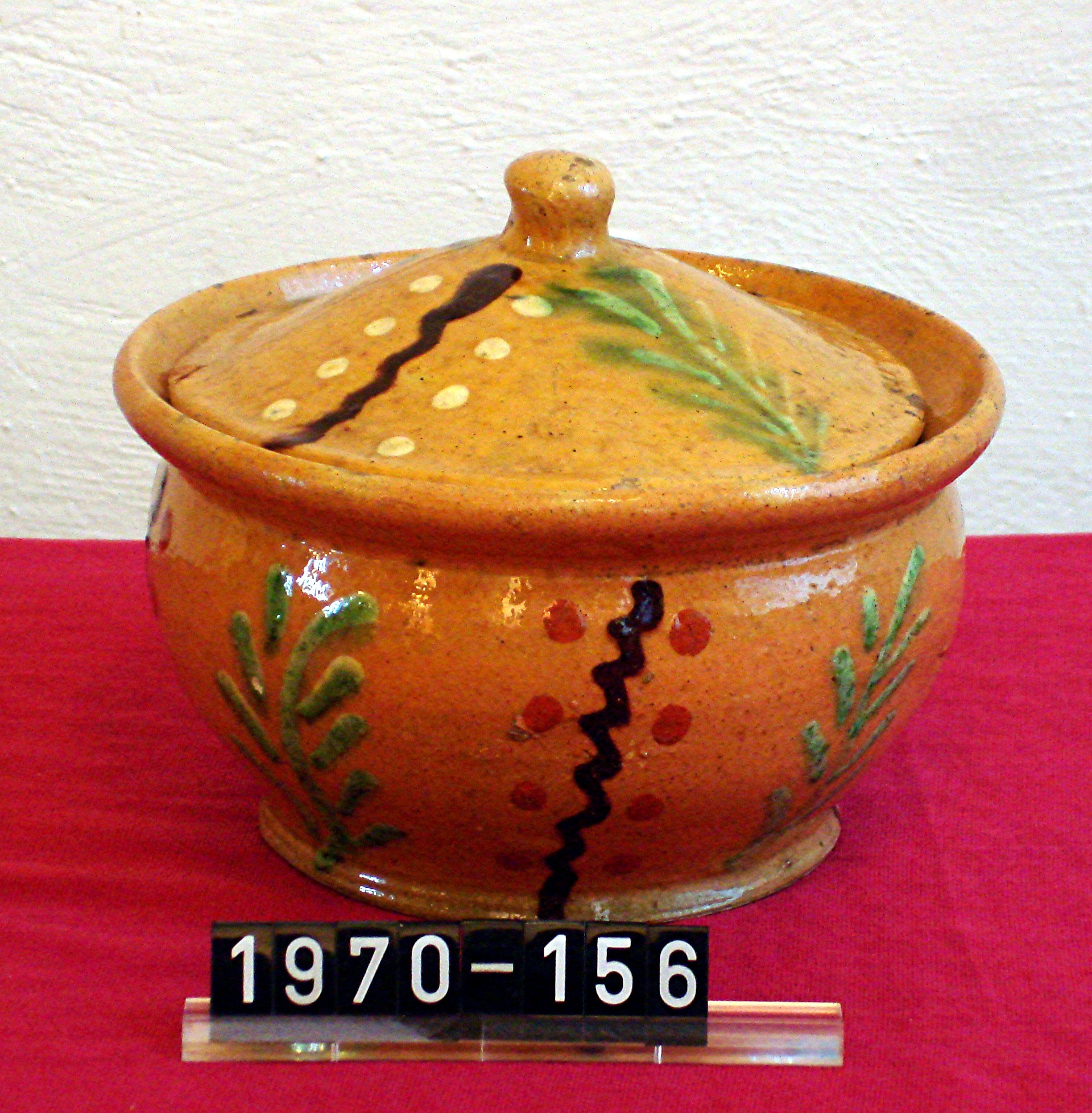 Deckeldose; Topf mit Deckel; 19. Jh. (Stadtmuseum Bad Dürkheim, Museumsgesellschaft Bad Dürkheim e.V. CC BY-NC-SA)