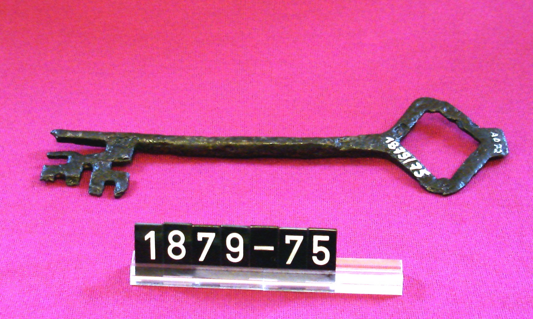 Schlüssel; Fundort: Wachenheim, Wachtenburg; Spätmittelalter (Stadtmuseum Bad Dürkheim, Museumsgesellschaft Bad Dürkheim e.V. CC BY-NC-SA)