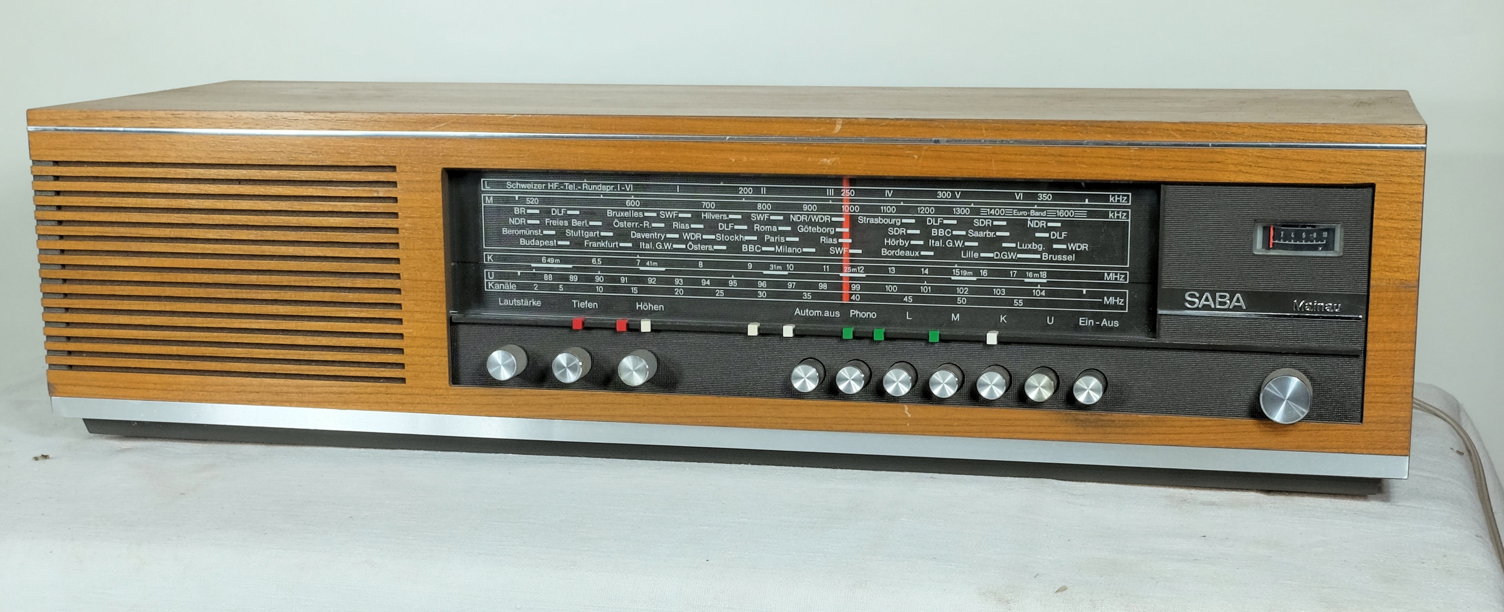 Transistorenradio  Saba Mainau F (MN-F) (Volkskunde- und Freilichtmuseum Roscheider Hof CC0)