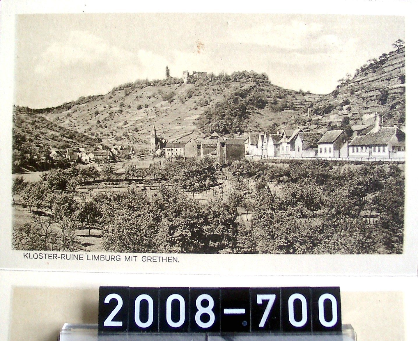 alte Postkarte von Bad Dürkheim; Kloster-Ruine Limburg mit Grethen; Sektkellerei Freudenmacher, Wachenheim; um 1923 (Stadtmuseum Bad Dürkheim, Museumsgesellschaft Bad Dürkheim e.V. CC BY-NC-SA)