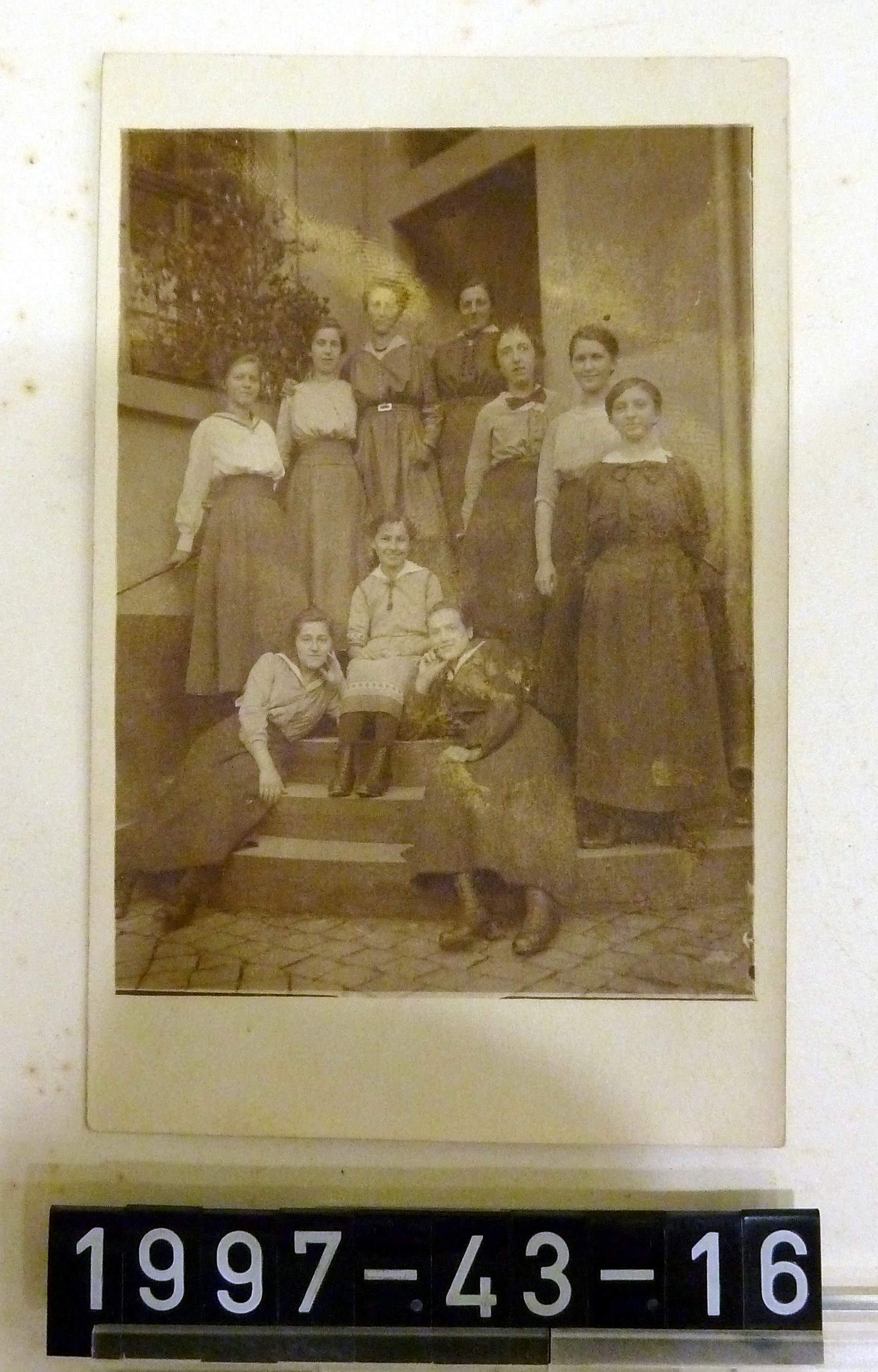 Bild; Foto: Familienfoto; Bad Dürkheim; um 1914 (Stadtmuseum Bad Dürkheim, Museumsgesellschaft Bad Dürkheim e.V. CC BY-NC-SA)