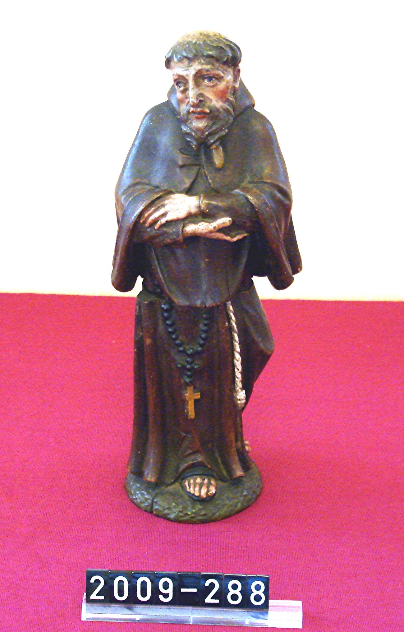 Figur; Holzfigur; Motiv: "Mönch"; Tintenzeug; Pfalz, 18. Jh. (Stadtmuseum Bad Dürkheim, Museumsgesellschaft Bad Dürkheim e.V. CC BY-NC-SA)
