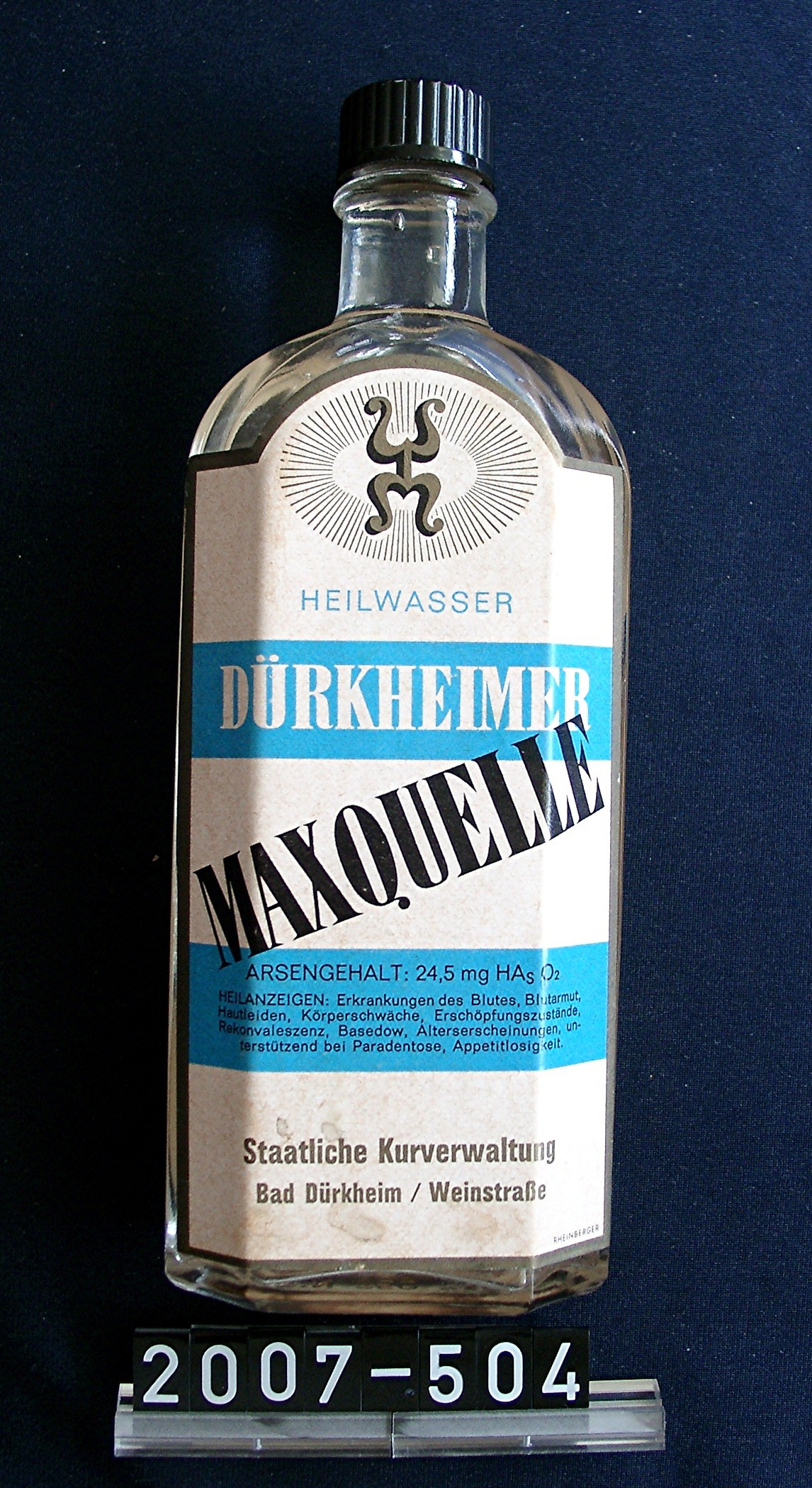 Flasche; Arsenwasser-Flasche; Bad Dürkheimer Maxquelle; um 1957 (Stadtmuseum Bad Dürkheim, Museumsgesellschaft Bad Dürkheim e.V. CC BY-NC-SA)