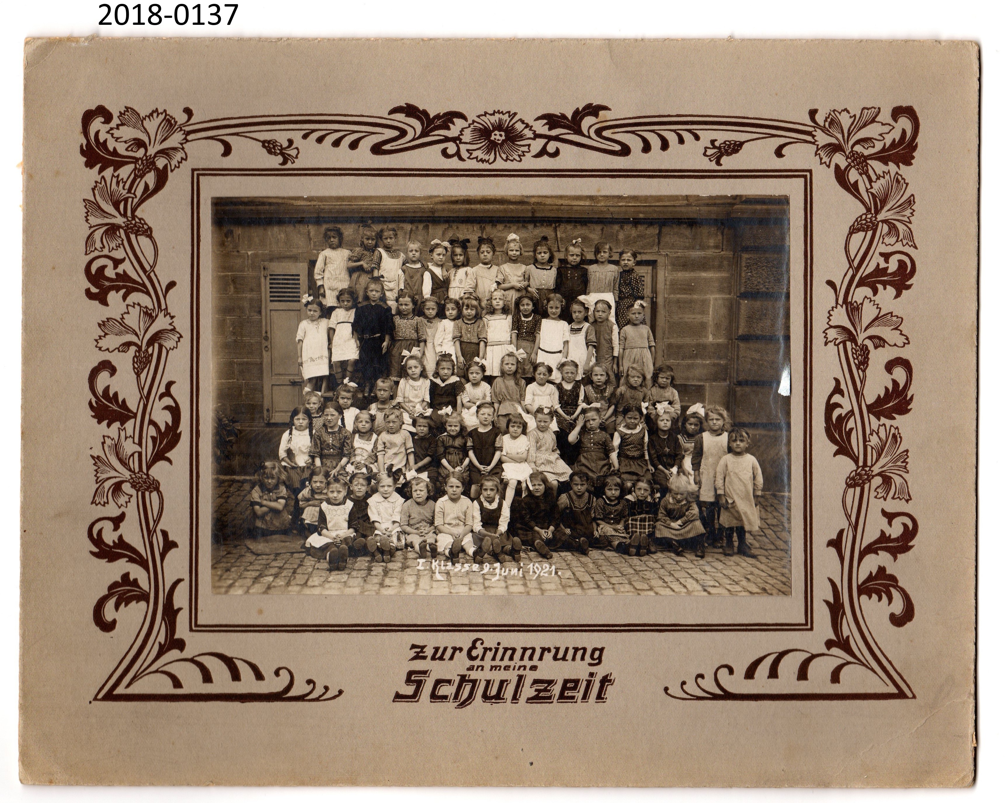 Fotografie einer Schulklasse, dabei Annalies Zimmer geb. Evers aus Bad Dürkheim (Stadtmuseum Bad Dürkheim, Museumsgesellschaft Bad Dürkheim e.V. CC BY-NC-SA)