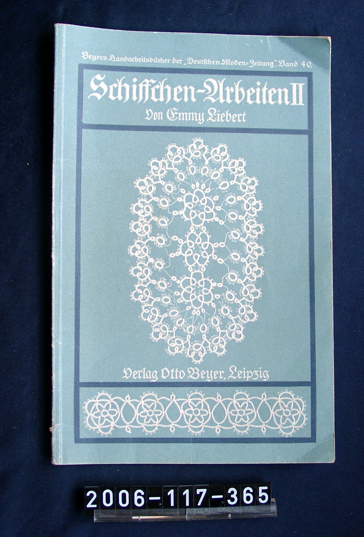 Handarbeitsbuch; um 1900 (Stadtmuseum Bad Dürkheim, Museumsgesellschaft Bad Dürkheim e.V. CC BY-NC-SA)