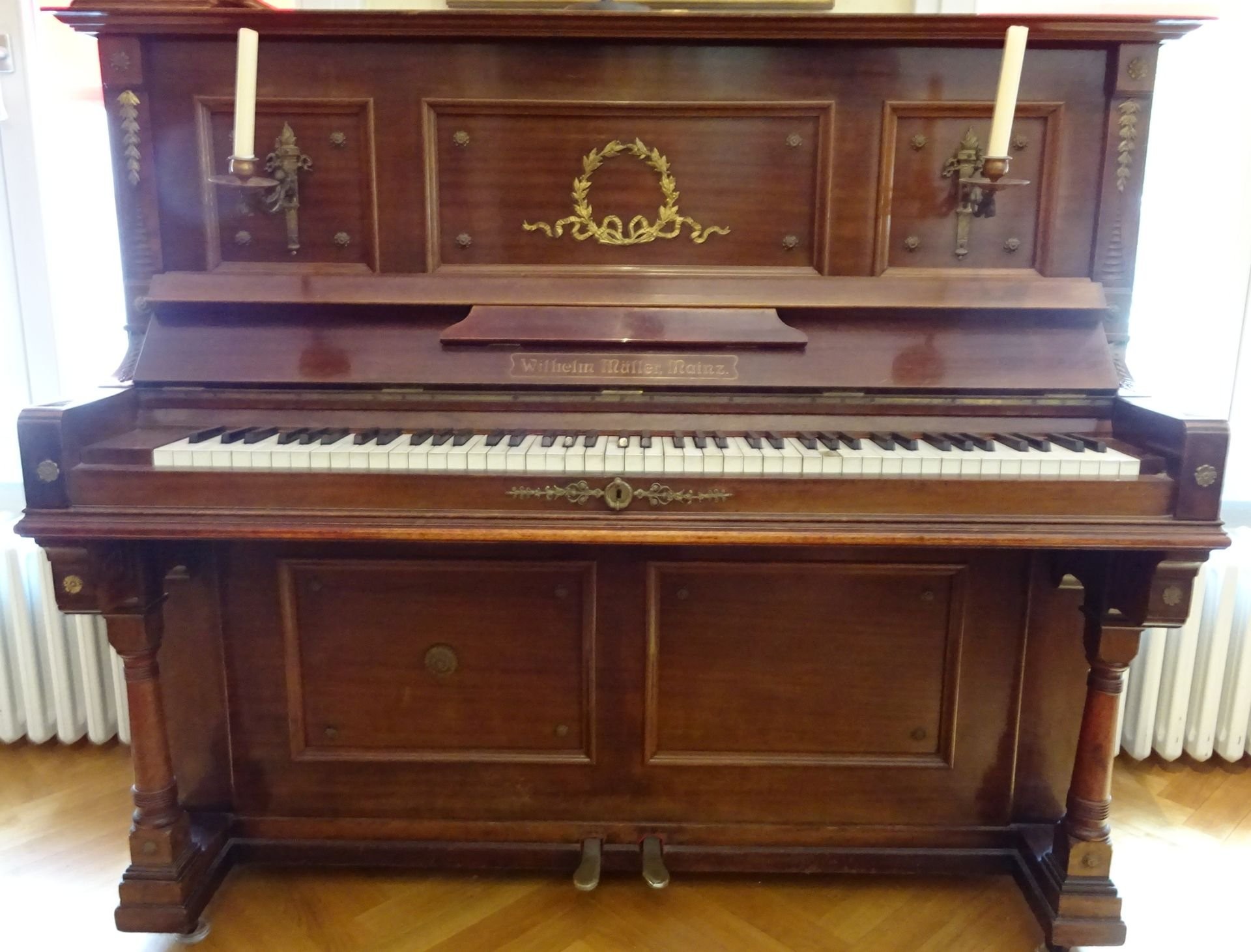 Klavier (Stadthistorisches Museum Mainz CC BY-NC-SA)