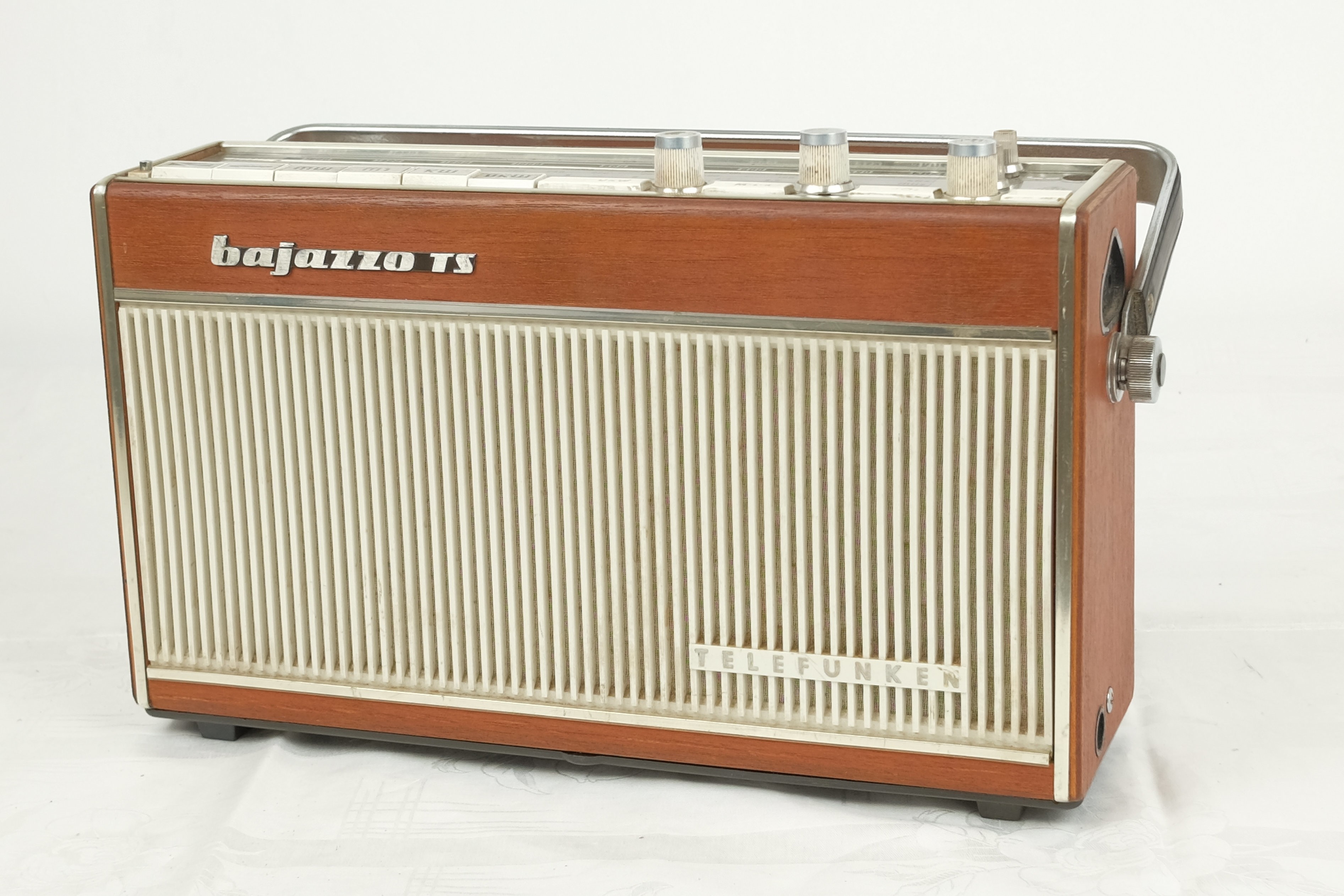Kofferradio Telefunken  "bajazzo TS" (Volkskunde- und Freilichtmuseum Roscheider Hof CC0)
