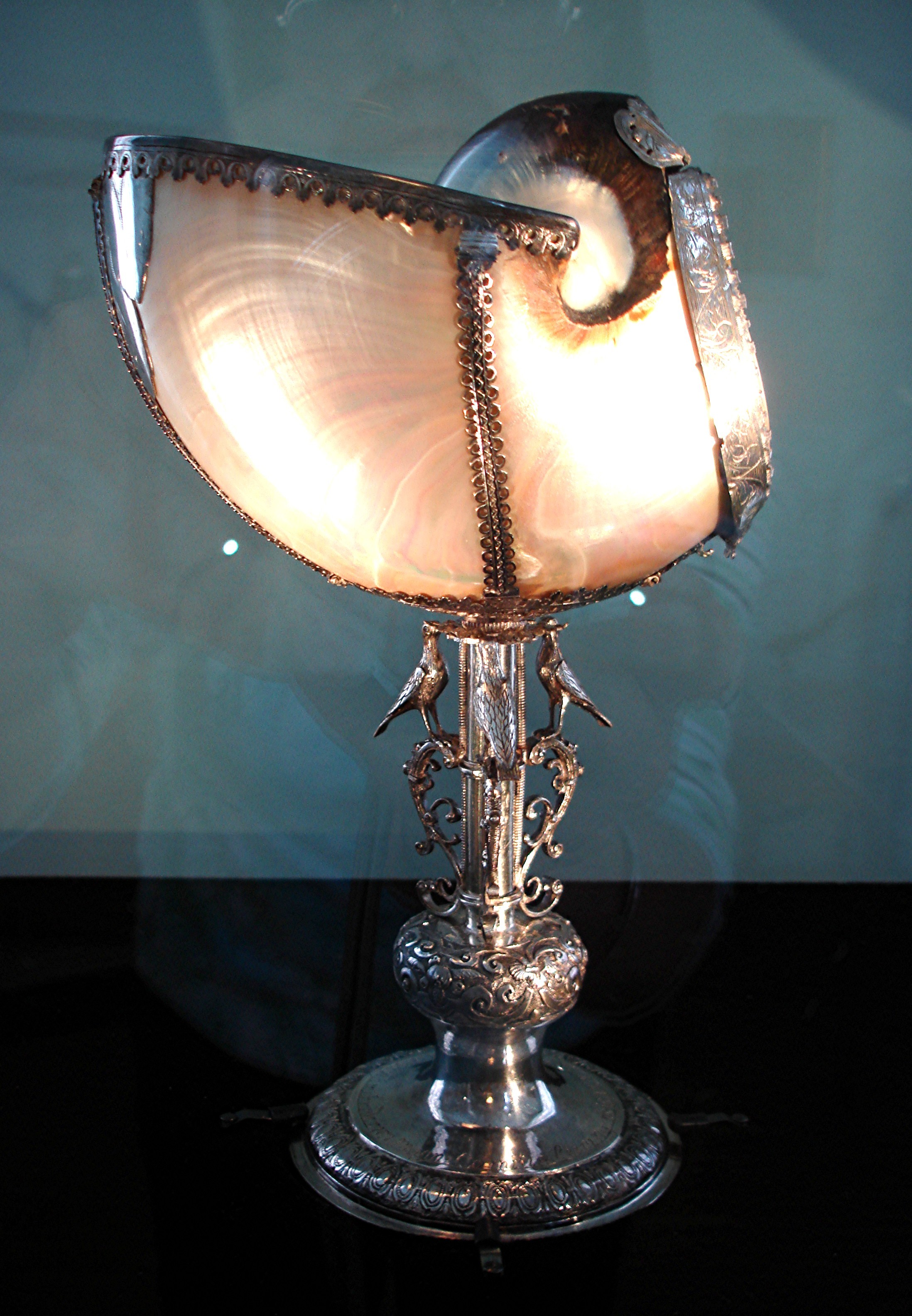 Nautilus-Pokal; Pokal; Geschenk des Grafen Friedrich Magnus zu Leiningen-Hardenburg; um 1600 (Stadtmuseum Bad Dürkheim, Museumsgesellschaft Bad Dürkheim e.V. CC BY-NC-SA)