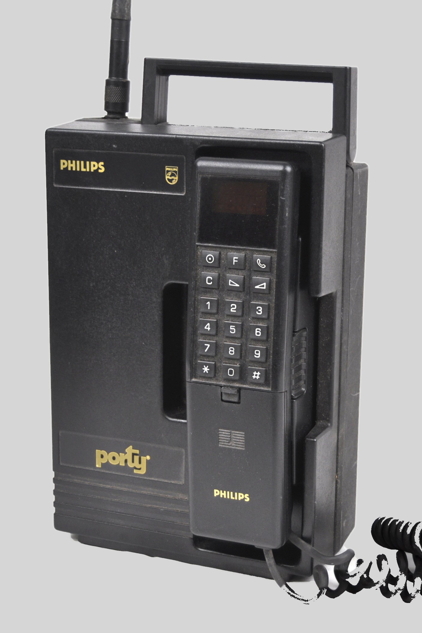 C Netz Auto Telefon "Philips Porty" BSA 53 (Volkskunde- und Freilichtmuseum Roscheider Hof CC0)