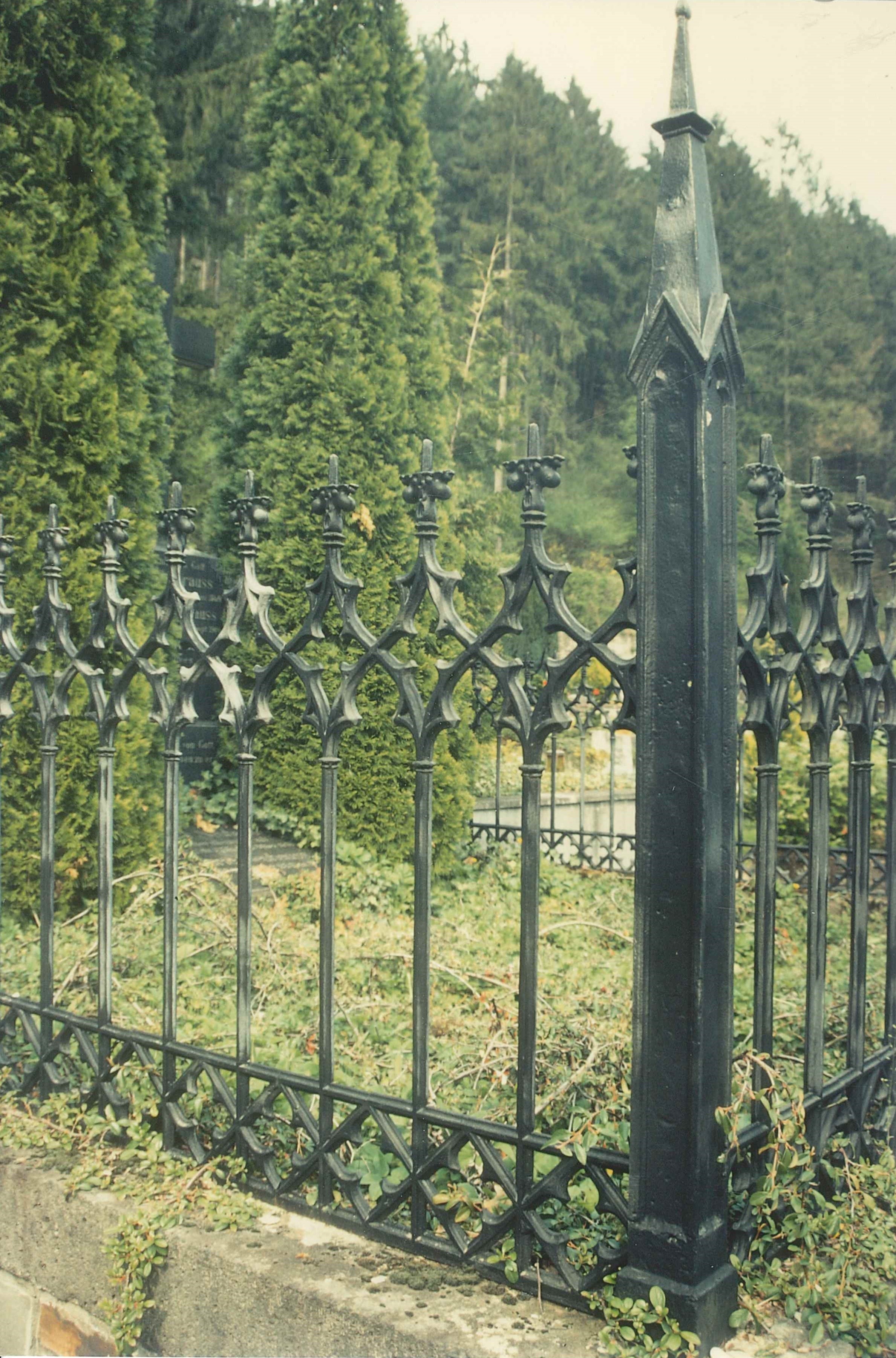 Detailansicht, Grabstätte Familie Kaspar Max Brosius, Friedhof Bendorf (REM CC BY-NC-SA)