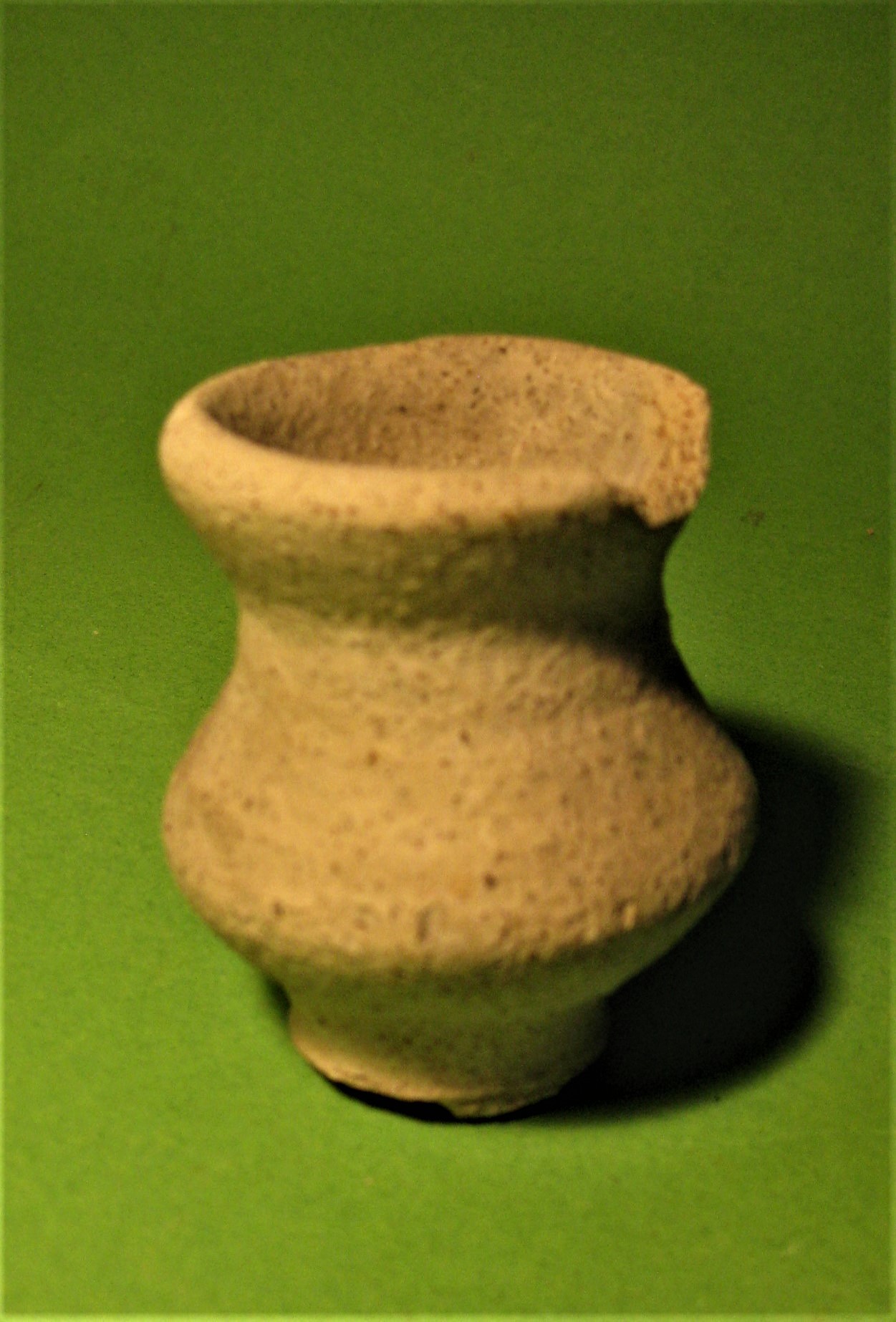 Kleine römische Vase (Heimatmuseum Schloss Sinzig CC BY-NC-SA)
